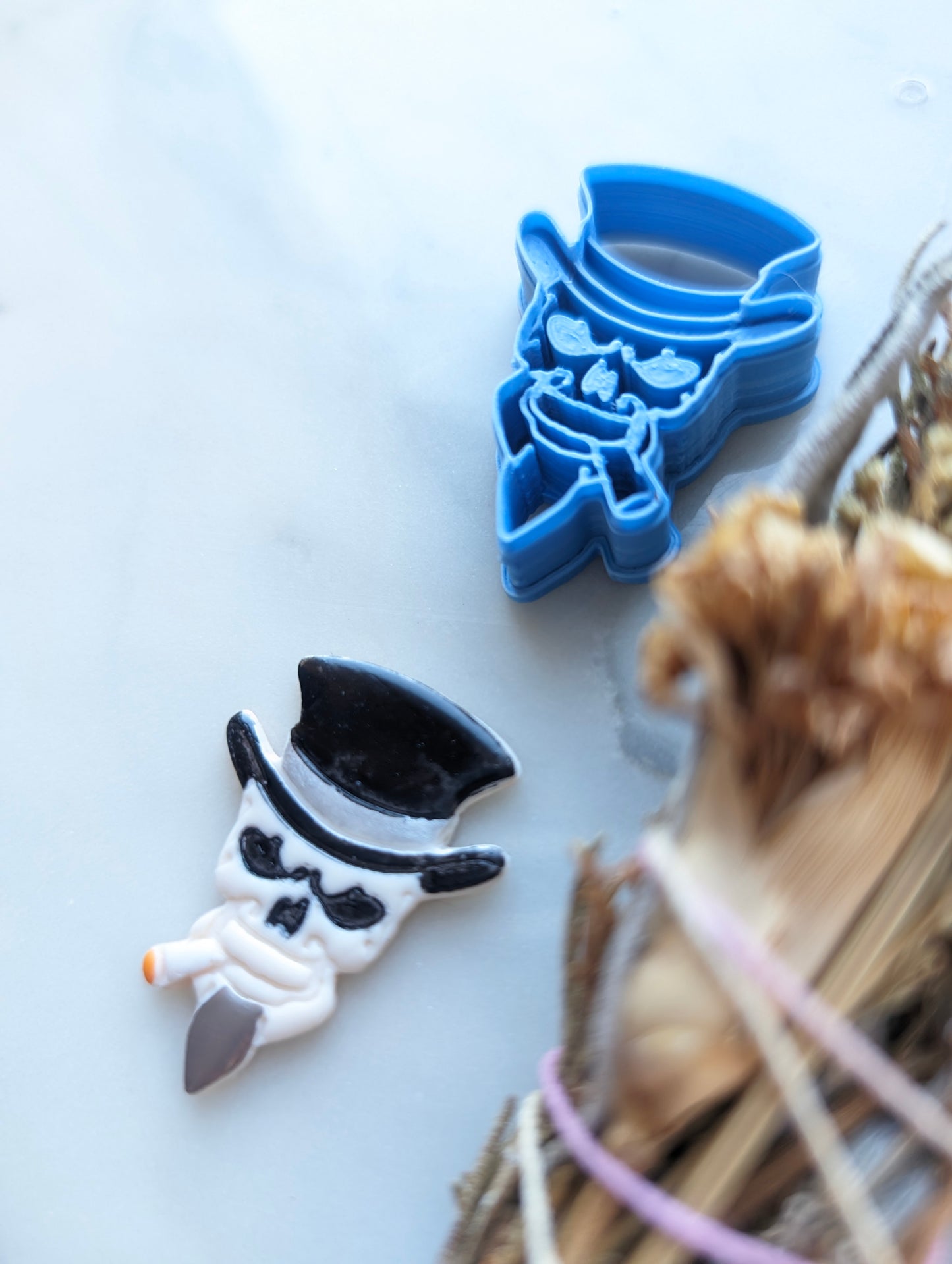 Bearded Skull w Cigar and Top Hat Sharp Clay Cutter