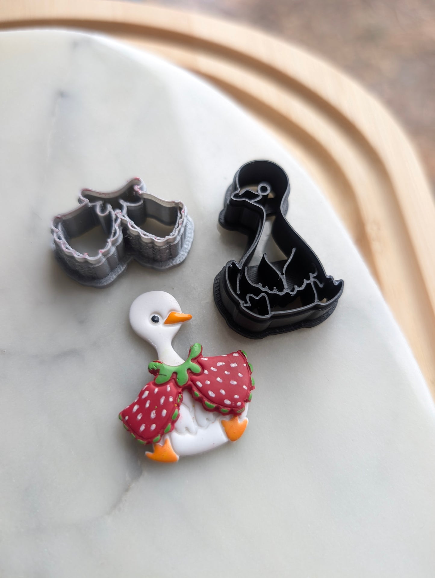 Goose Wearing a Capelet 2 Piece Sharp Clay Cutter