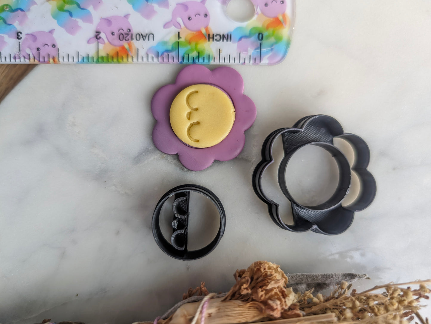 2 Piece Sleepy Doodle Sun Flower Embossed Sharp Clay Cutter