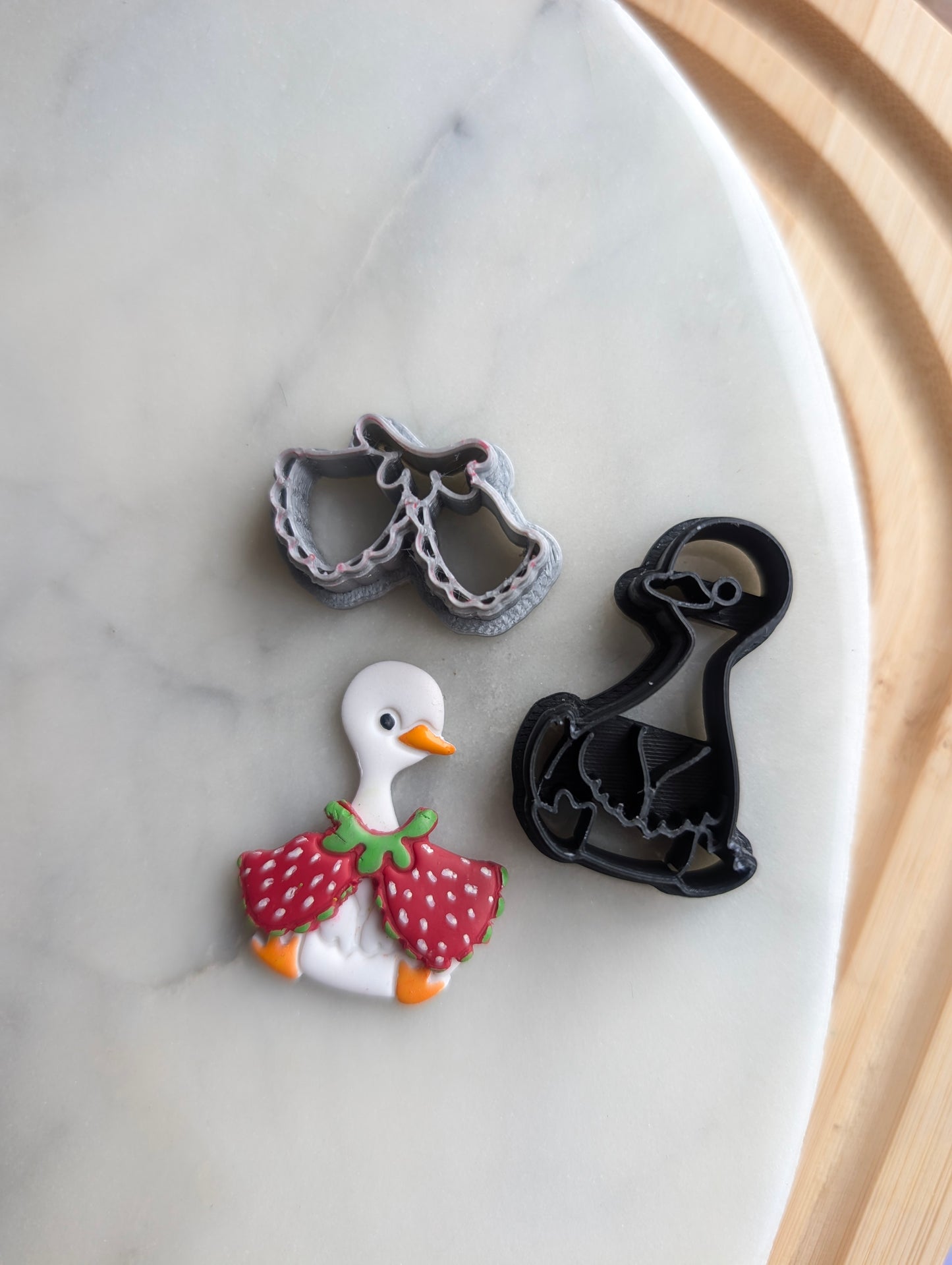 Goose Wearing a Capelet 2 Piece Sharp Clay Cutter