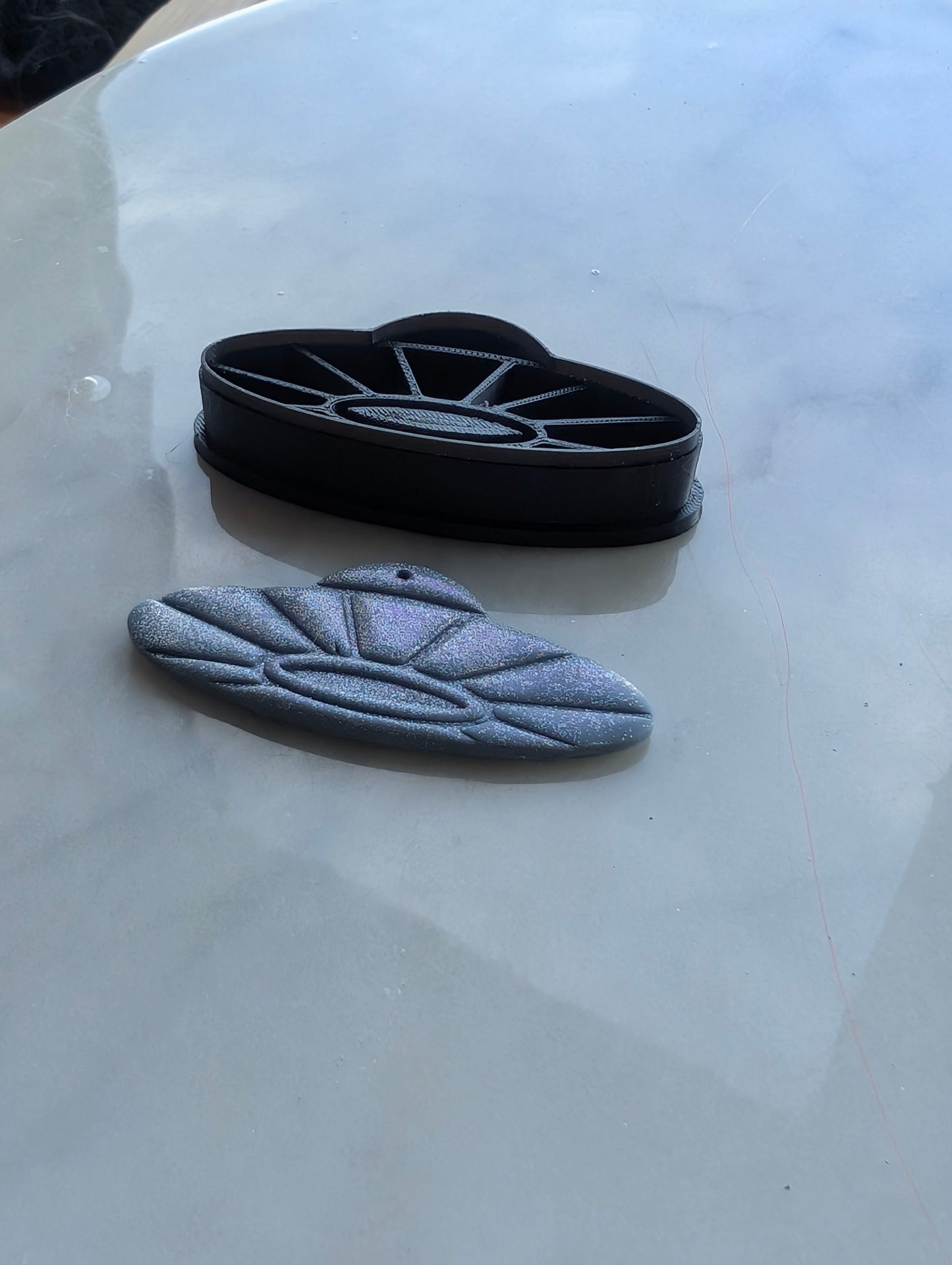 UAP UFO Alien Spaceship - Embossed Sharp Clay Cutter