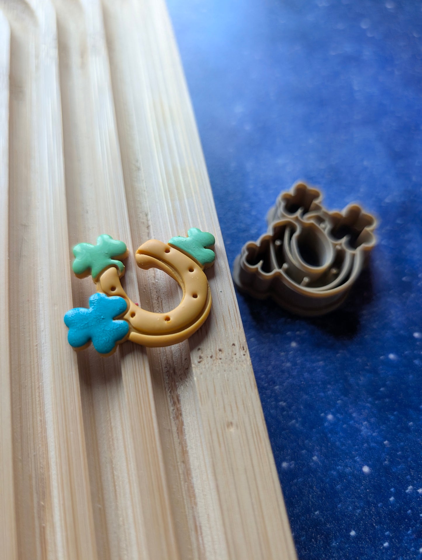 Horseshoe and 3 Shamrocks Sharp Clay Cutter