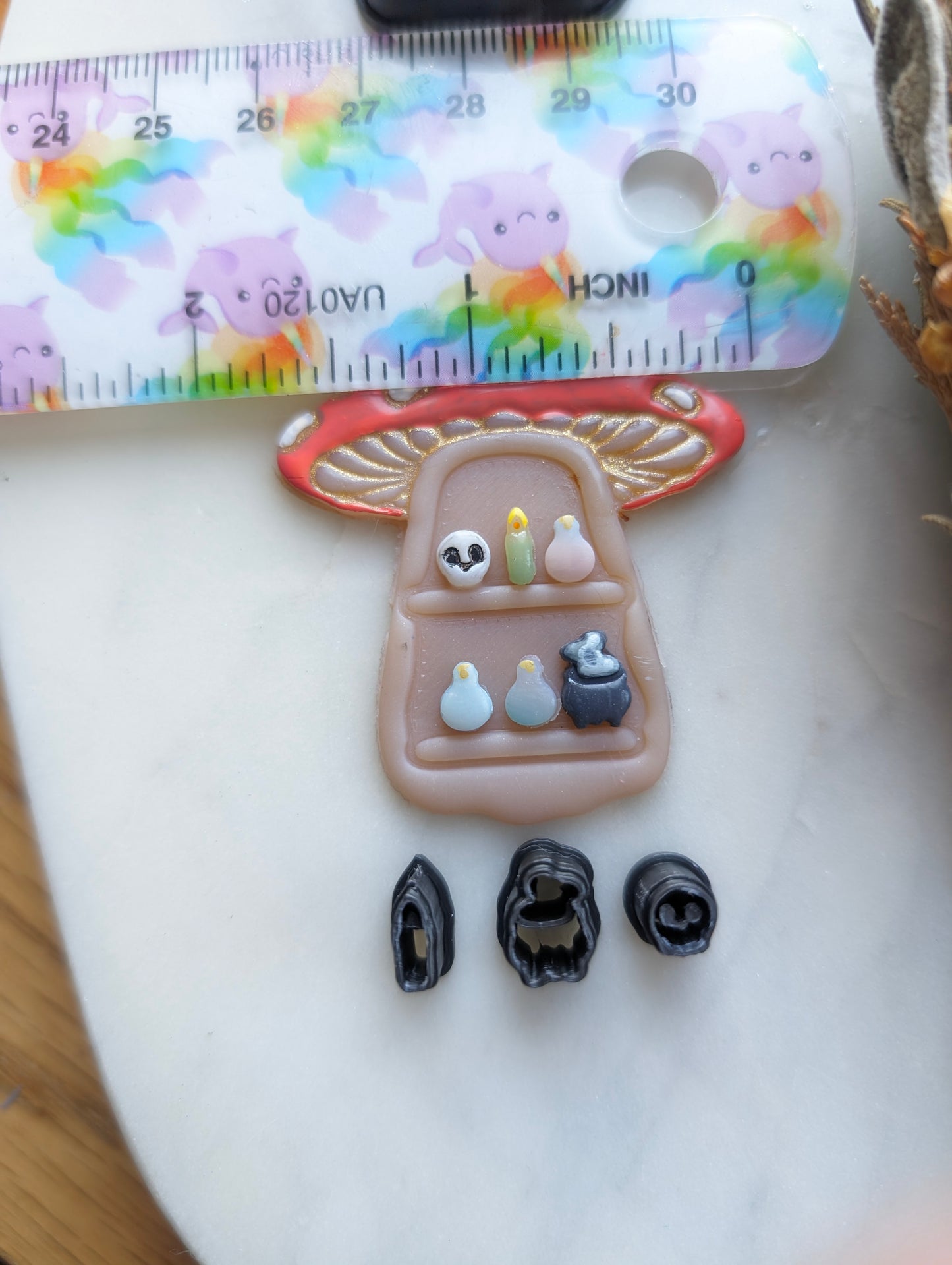 Spotted Mushroom Shaped Shelf Sharp Clay Cutter