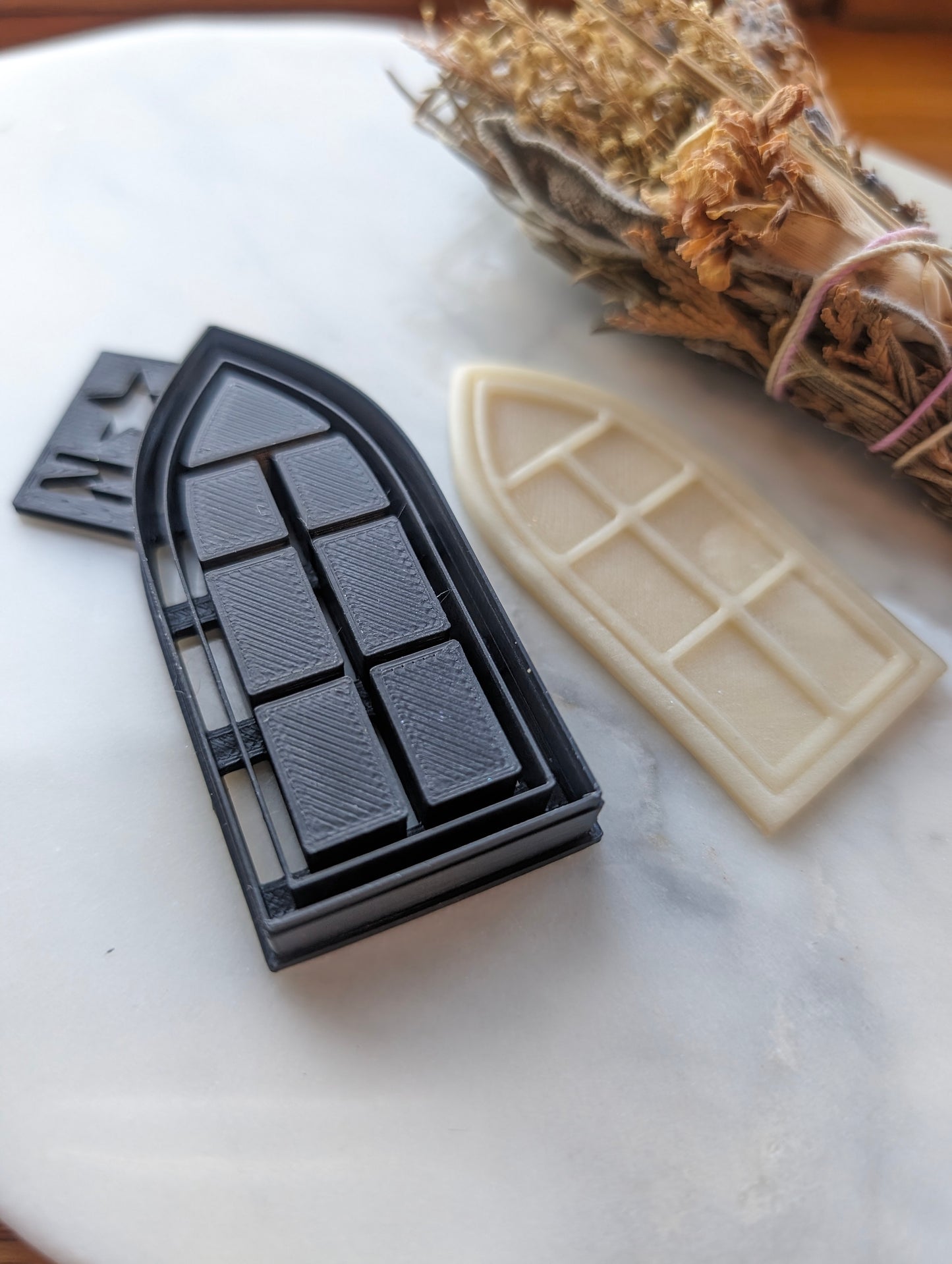Tall Pointed Peak Shelf Window Clay Cutter