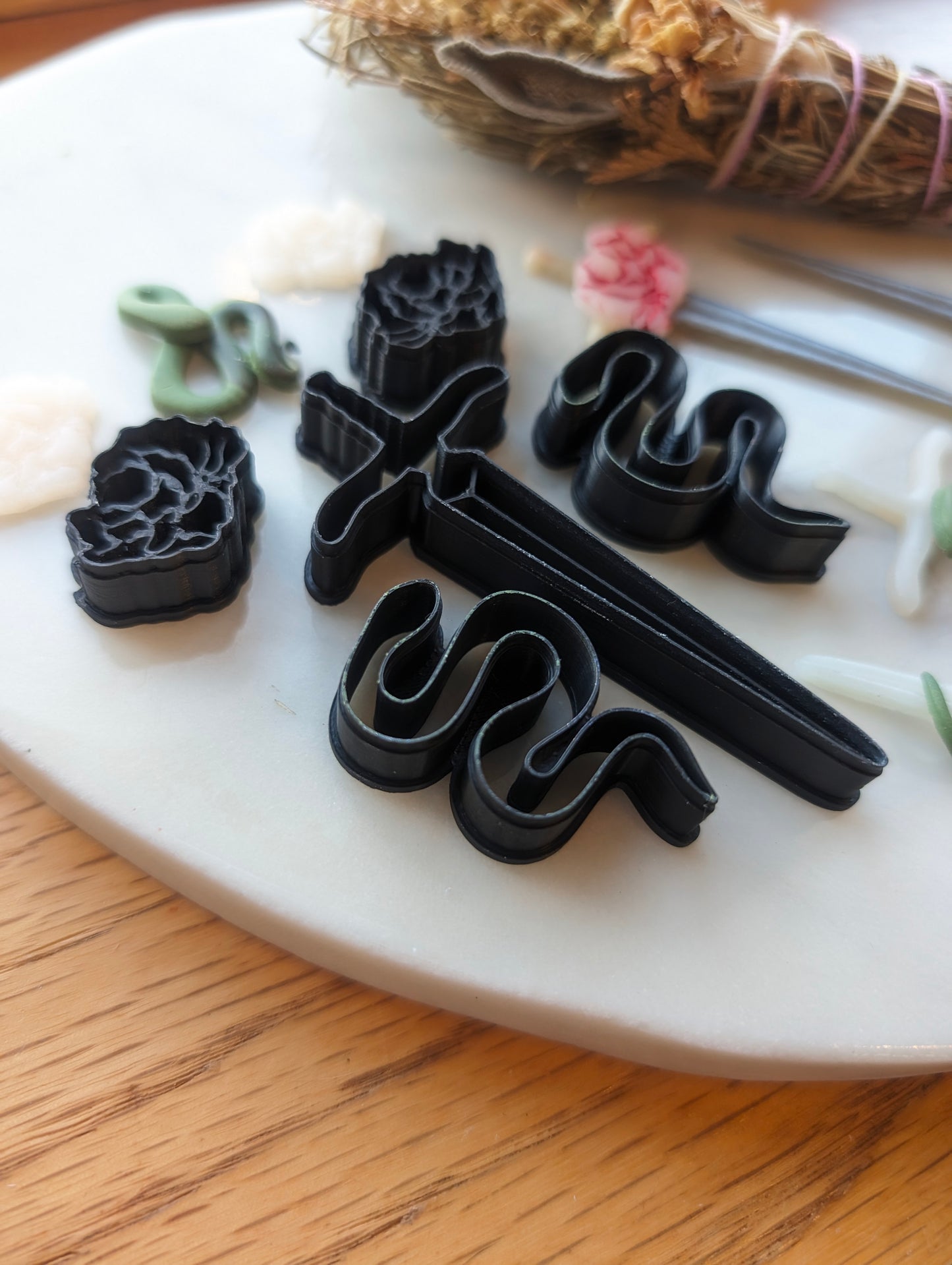 Set of 5 Sword with Snakes and Flowers Sharp Clay Cutter