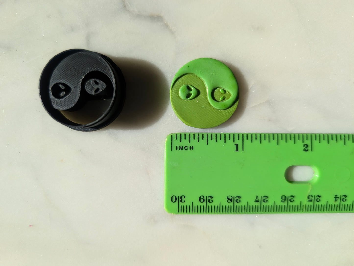 Yin Yang with Alien Heads Sharp Clay Cutter