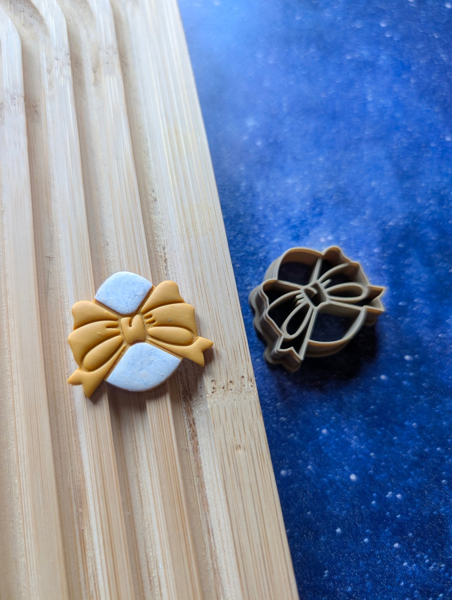 Egg Wrapped in a Bow Sharp Clay Cutter