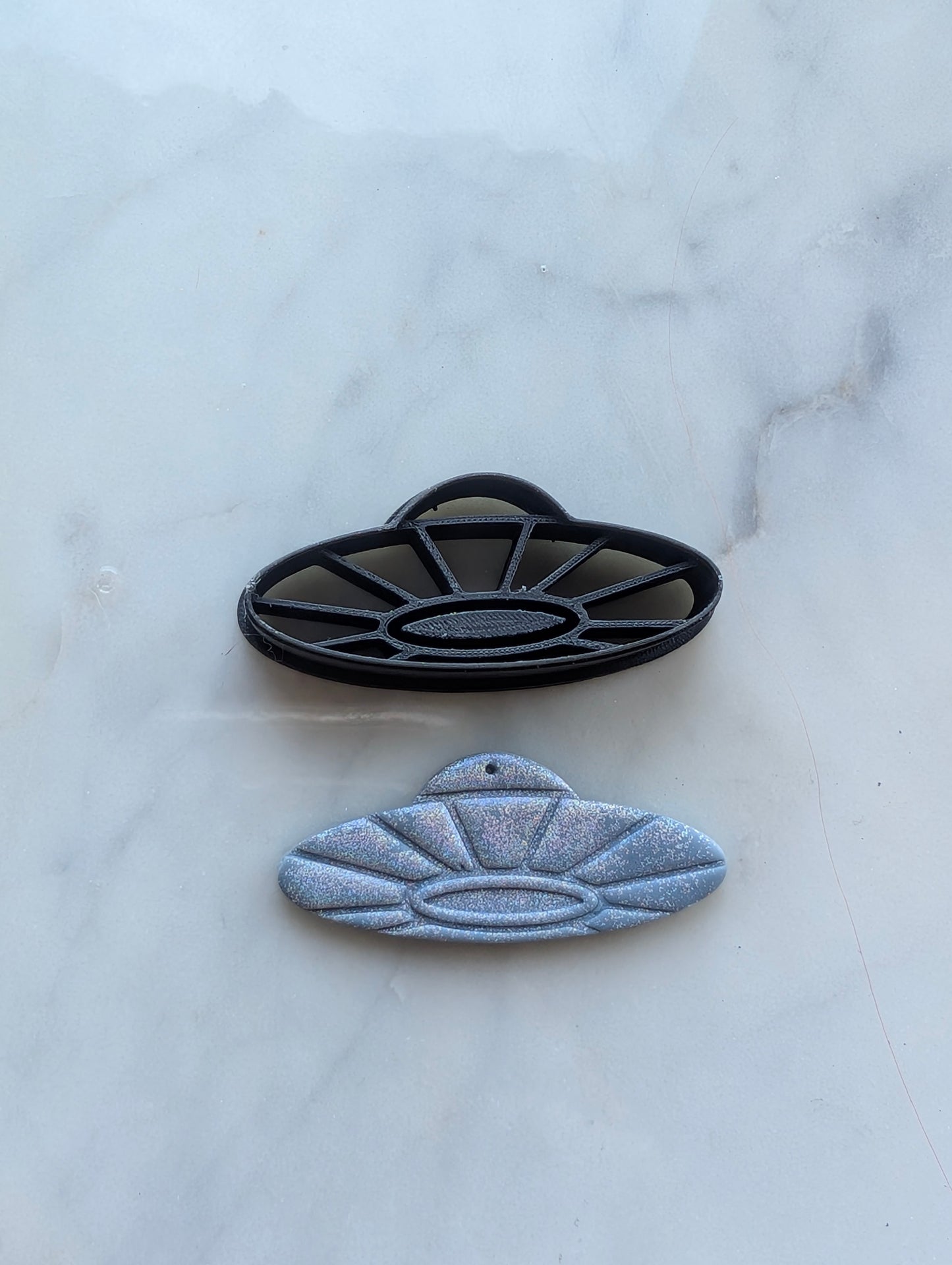 UAP UFO Alien Spaceship - Embossed Sharp Clay Cutter