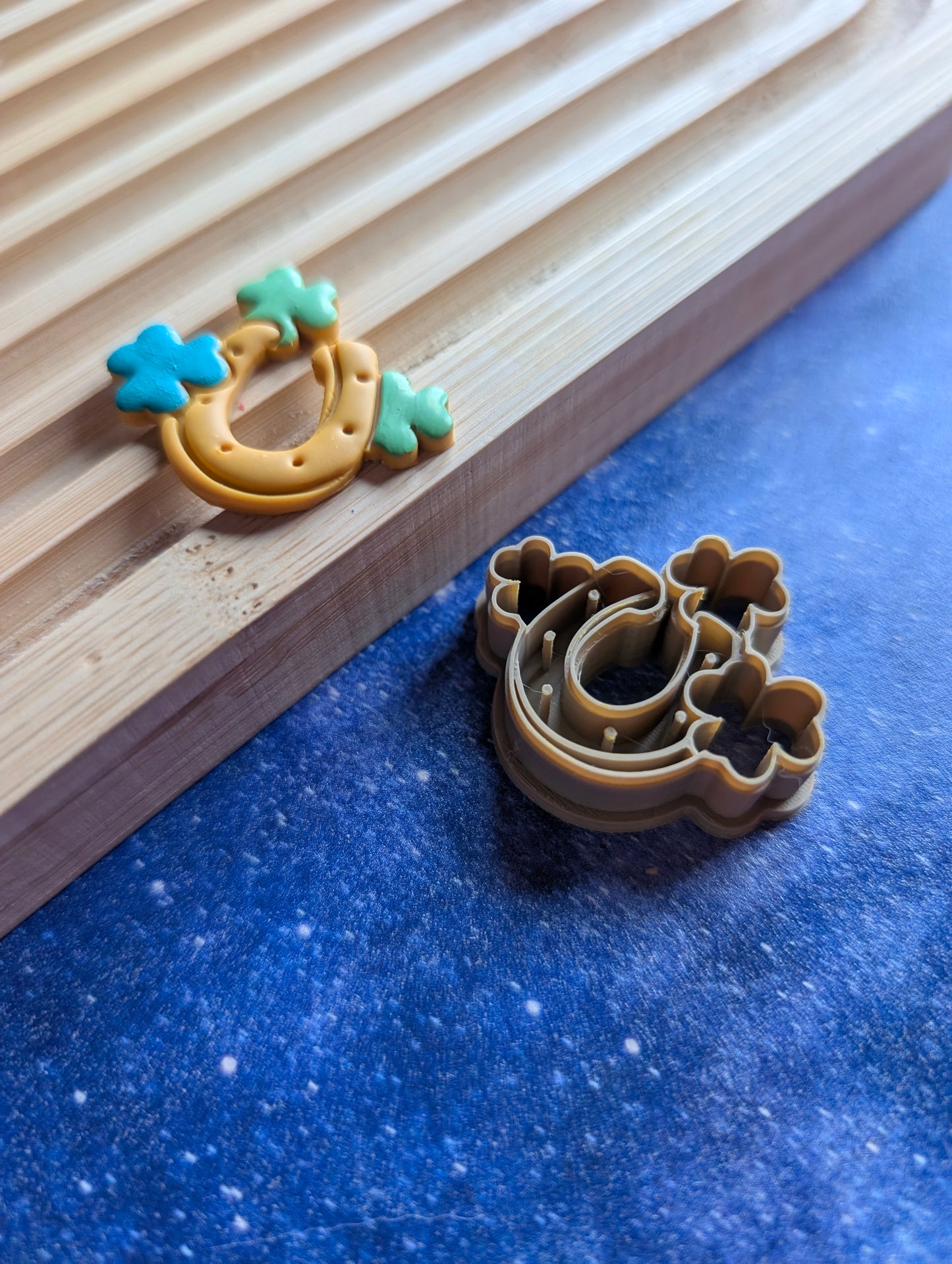Horseshoe and 3 Shamrocks Sharp Clay Cutter