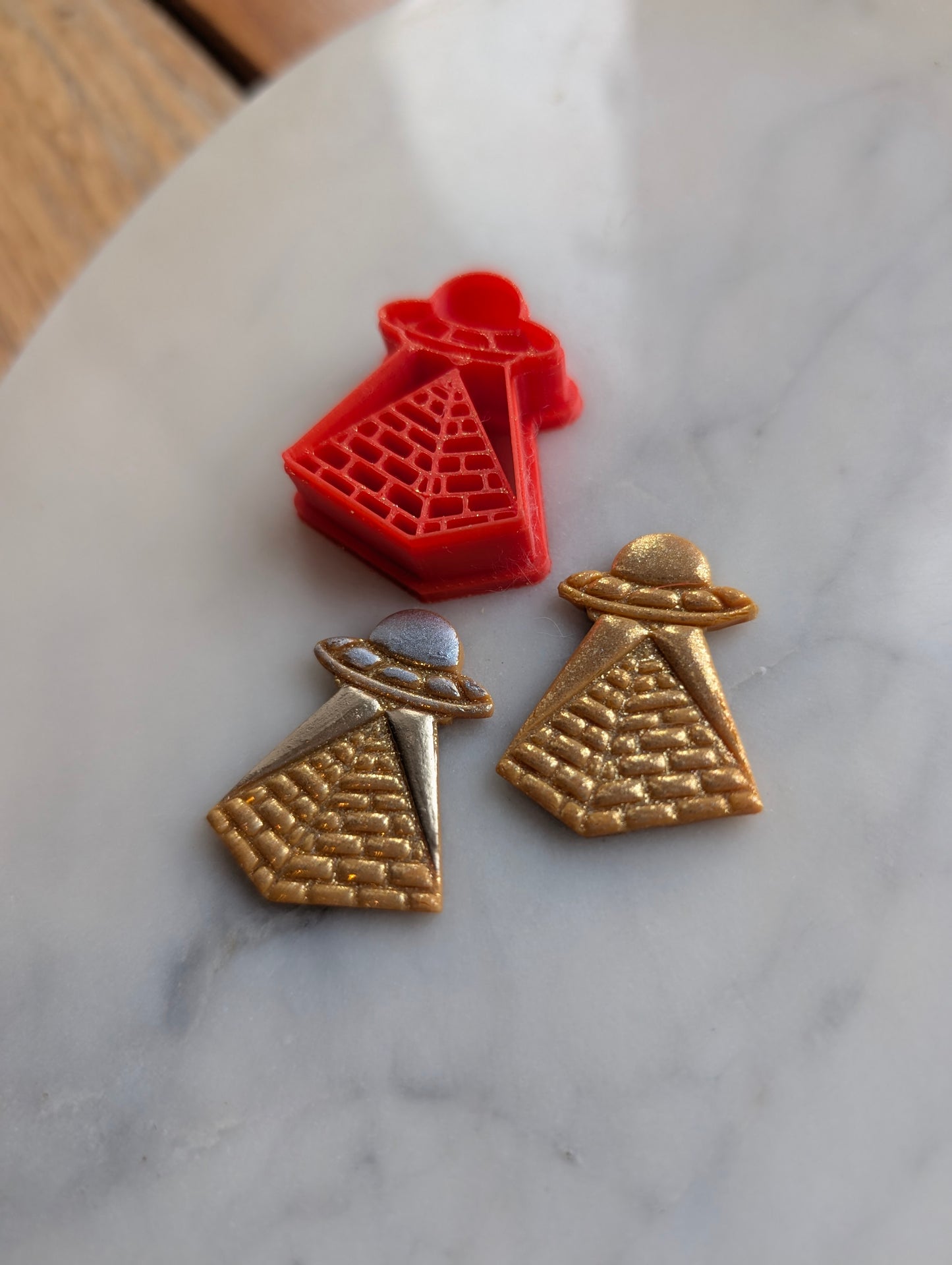 UAP UFO with Pyramid Sharp Clay Cutter