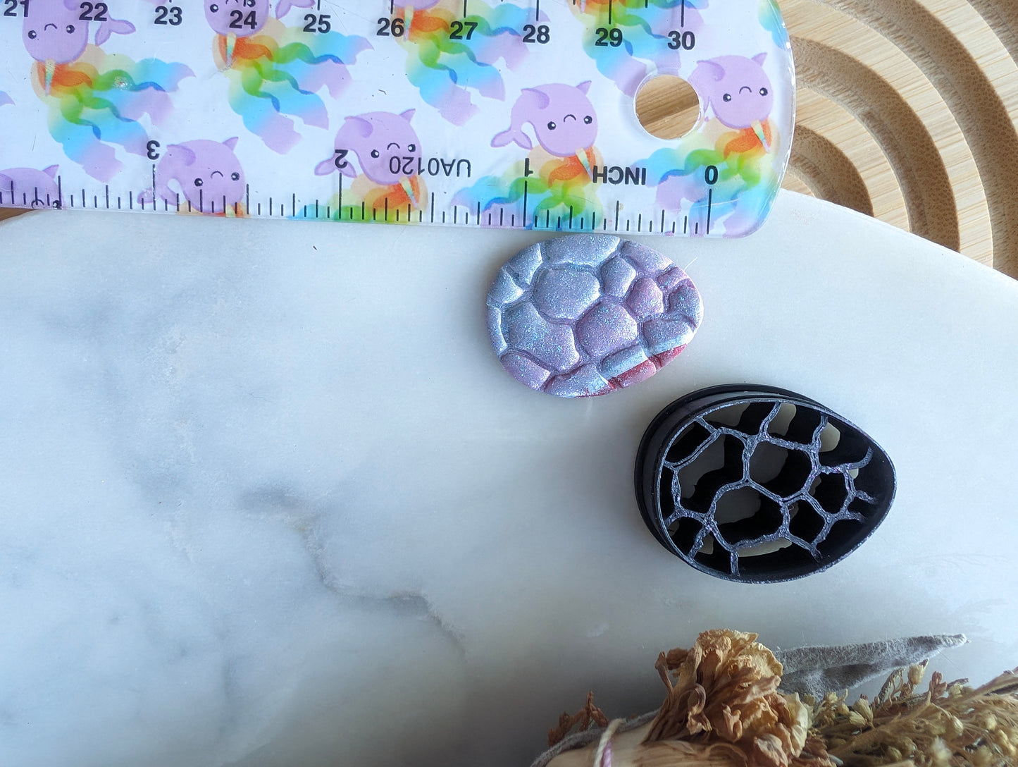 Dragon Egg with Crackle Pattern Sharp Clay Cutter