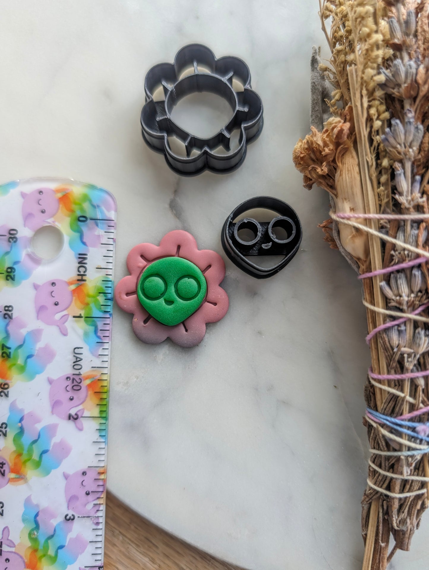 2 Piece Alien Doodle Flower Embossed Sharp Clay Cutter