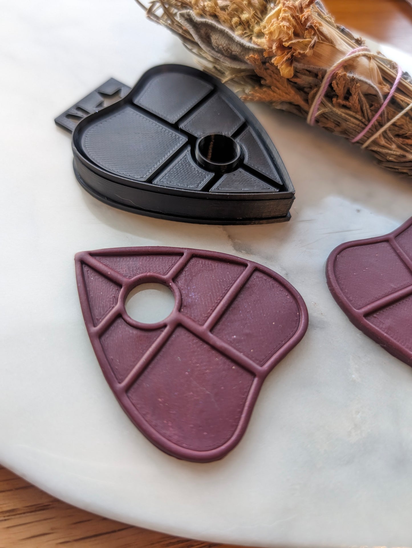 Planchette Shaped Shelf Sharp Clay Cutter