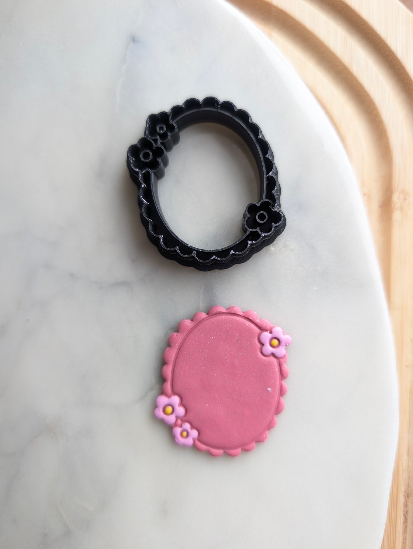 Strawberry Flower Frame Sharp Clay Cutter