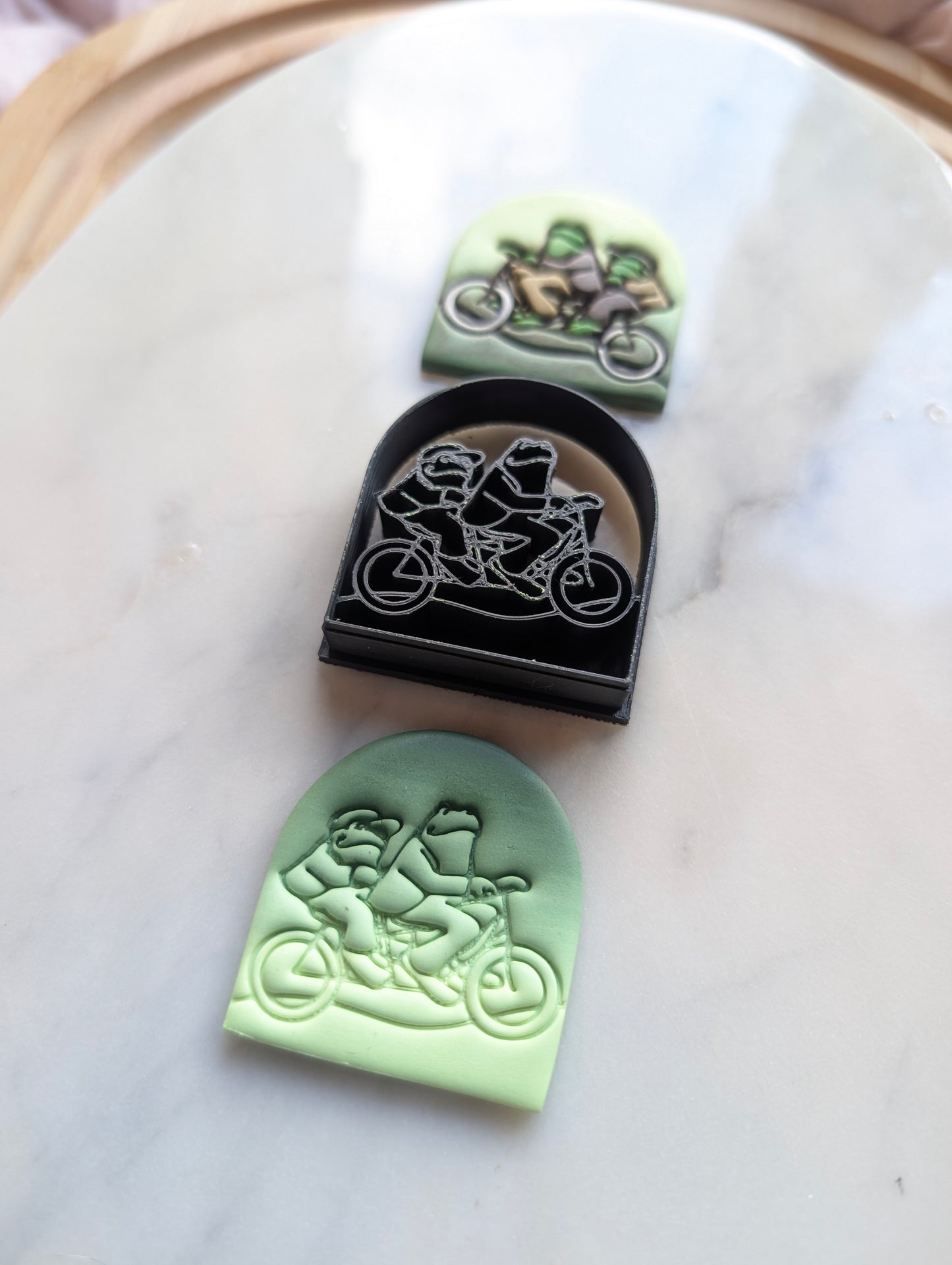 Two Frogs Riding a Bicycle Sharp Clay Cutter
