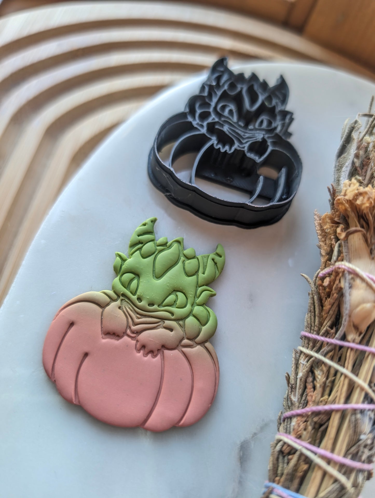Dragon on a Pumpkin Sharp Clay Cutter