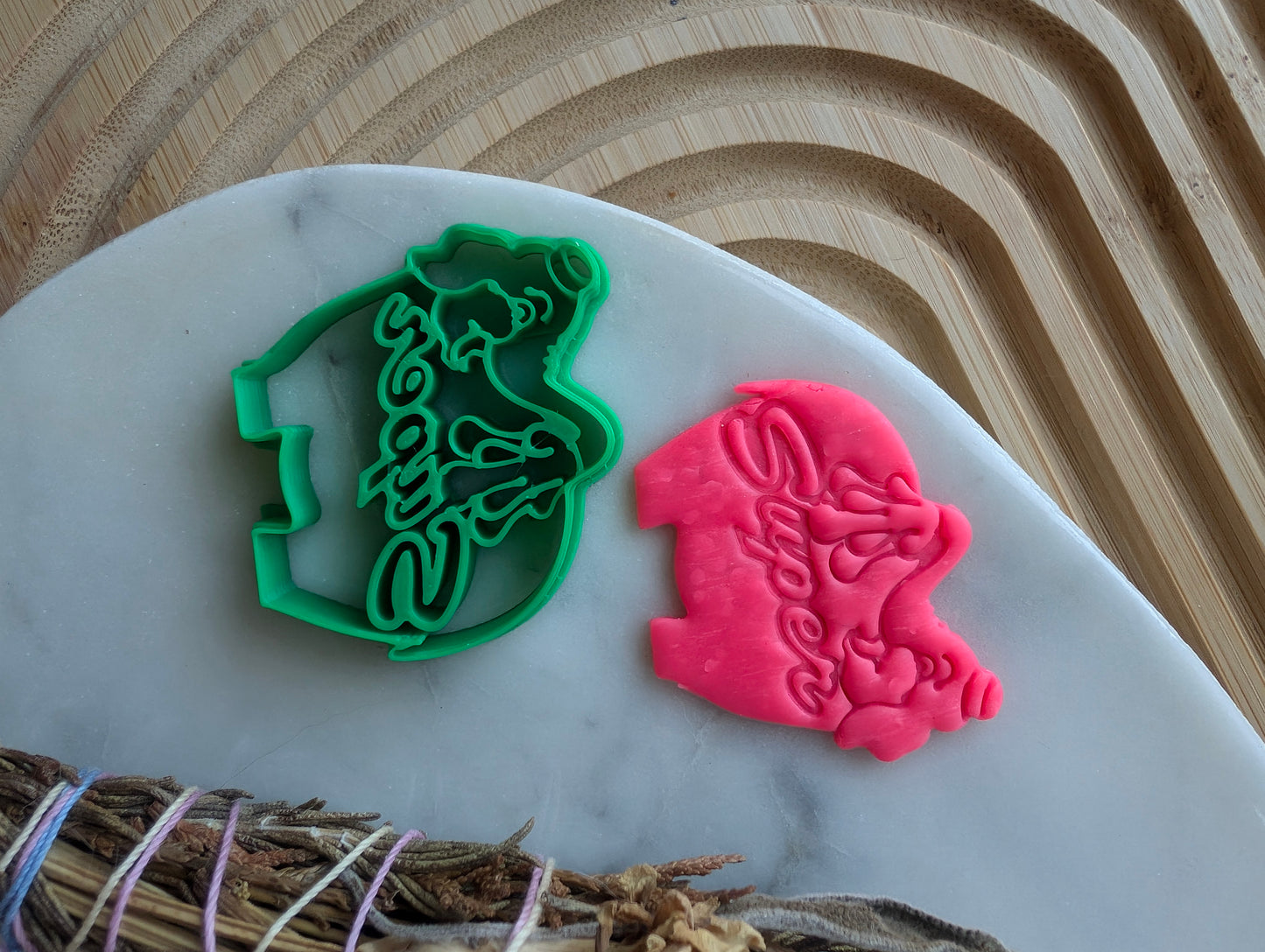 Showing Elephant Sharp Clay Cutter