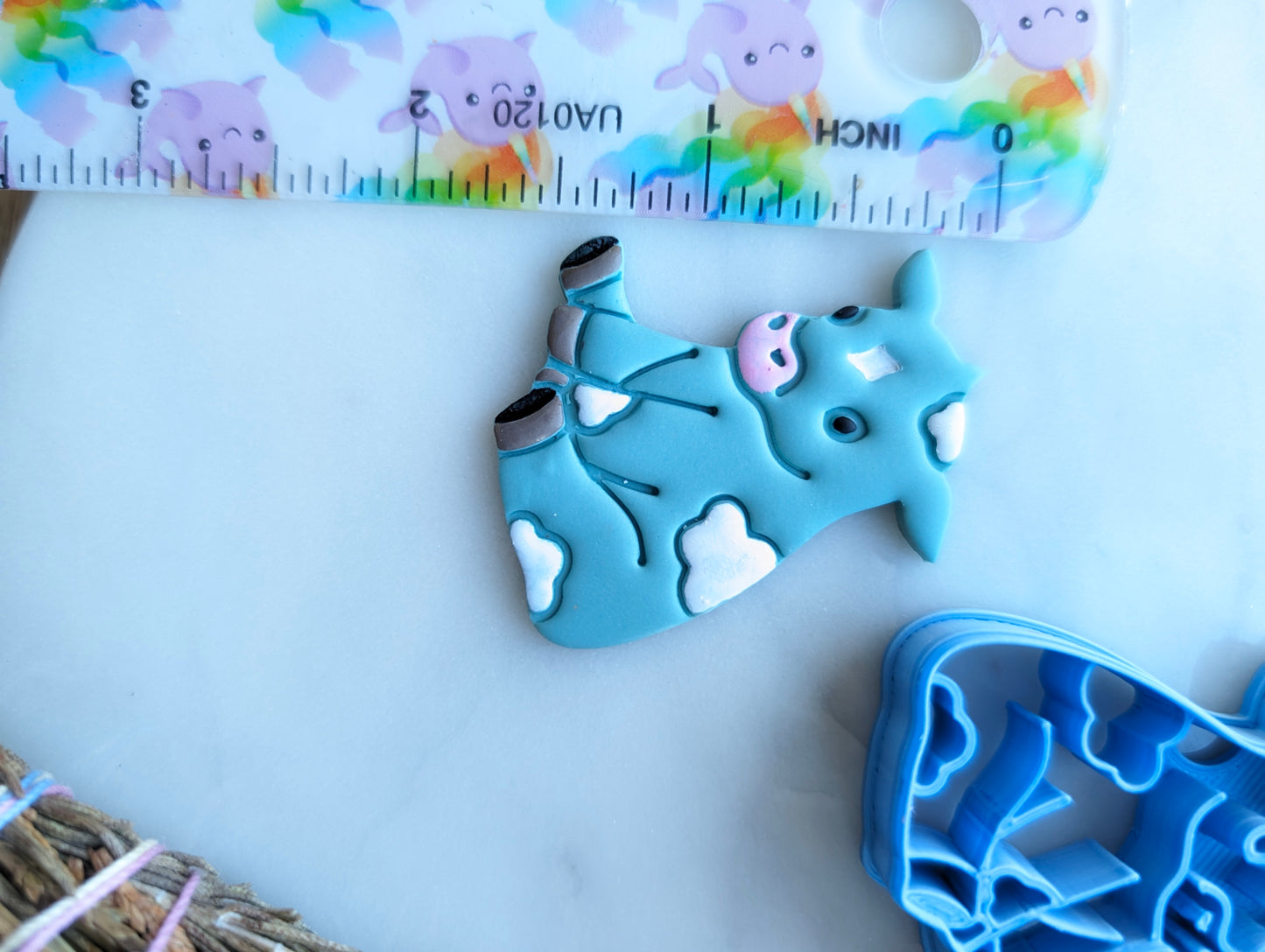 Cloud Spotted Cow Sharp Clay Cutter