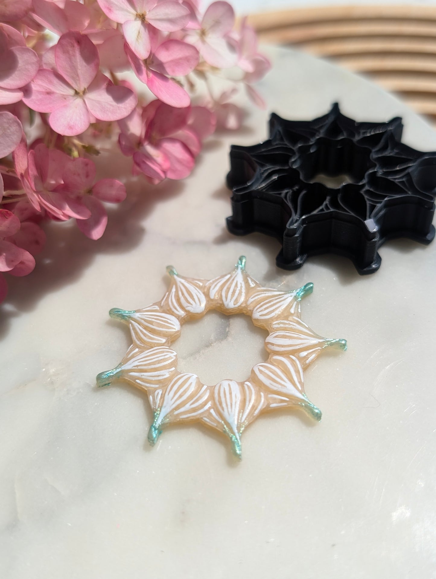 Garlic Wreath Sharp Clay Cutter