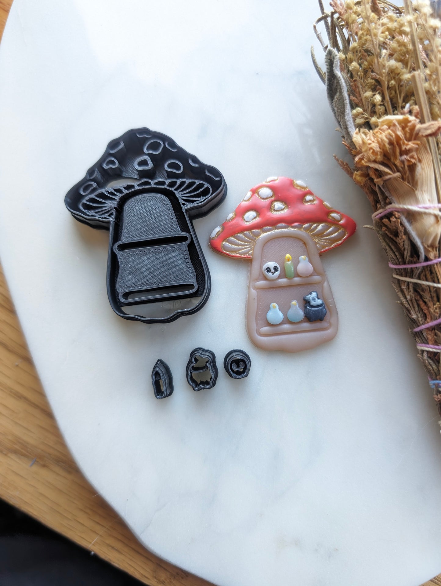 Spotted Mushroom Shaped Shelf Sharp Clay Cutter