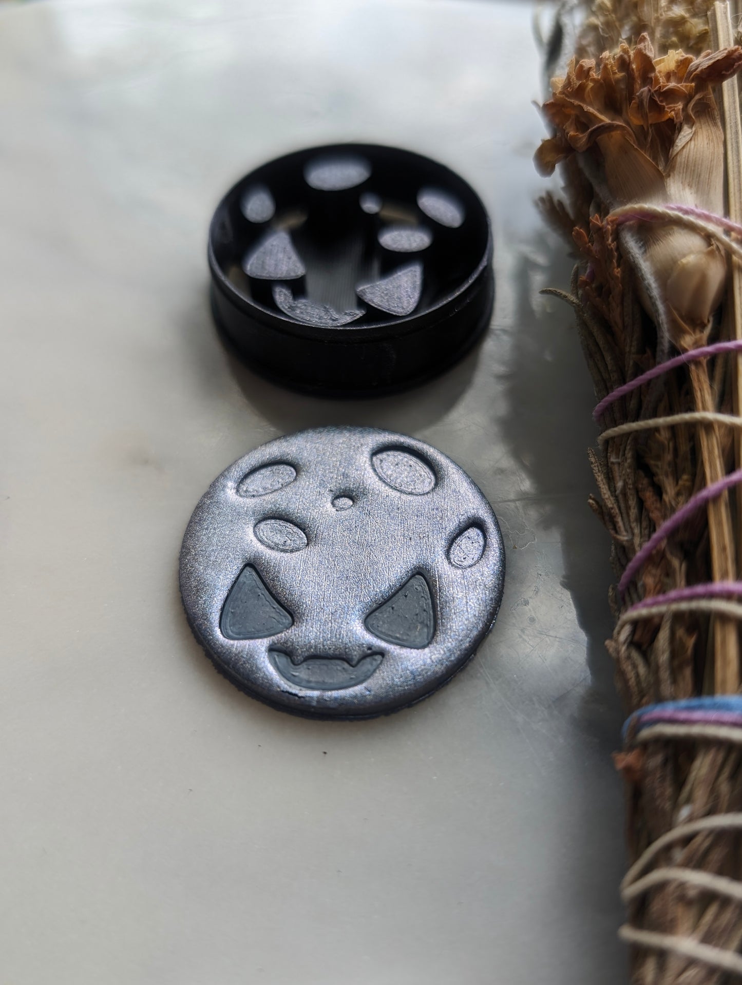 Evil Chibi Moon Face Sharp Clay Cutter