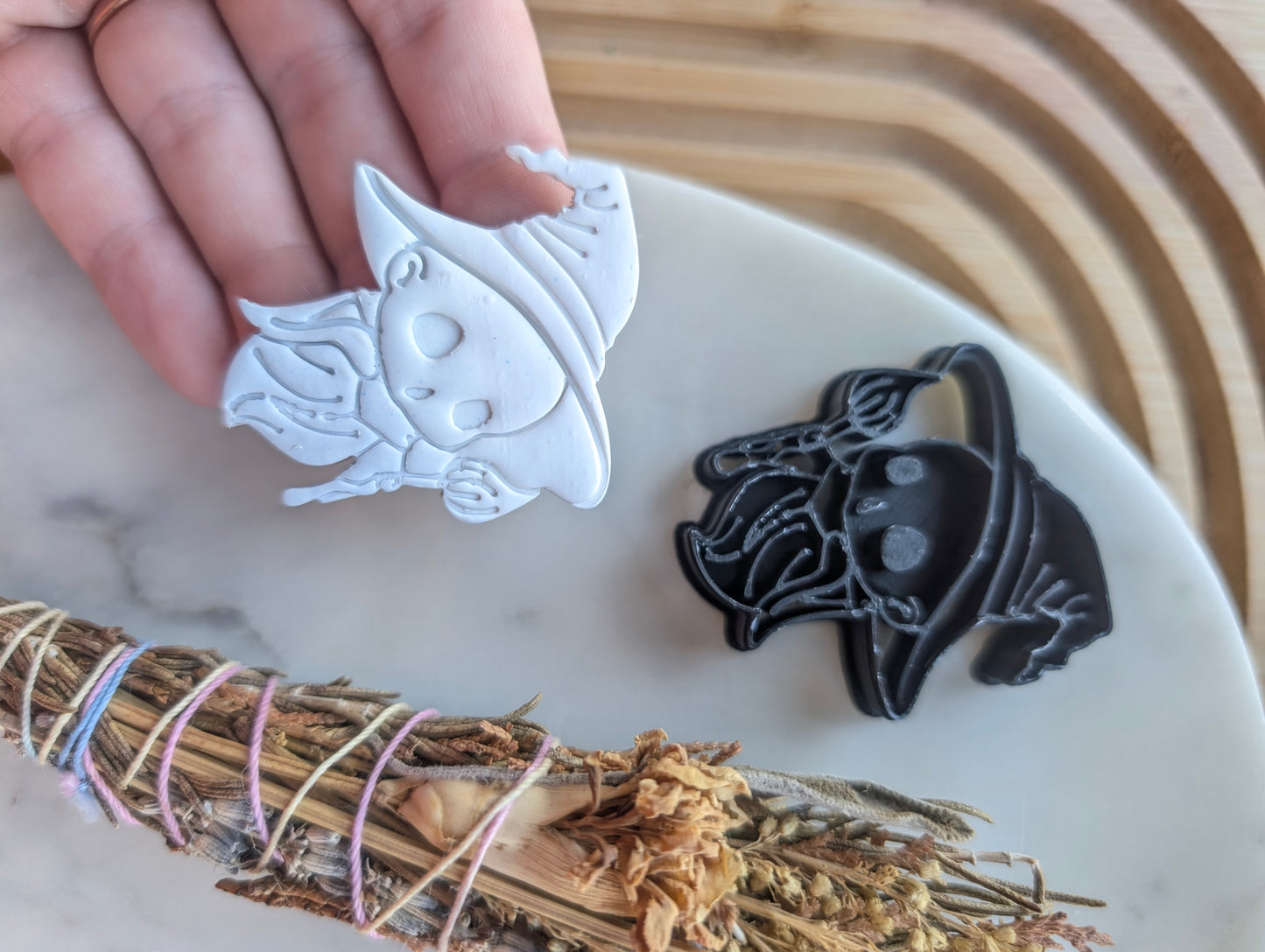 Ghost in a Witch Hat Sharp Clay Cutter