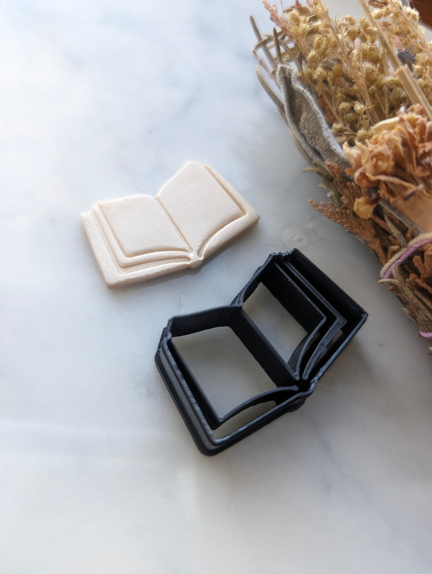Regular Single Open Book Sharp Clay Cutter