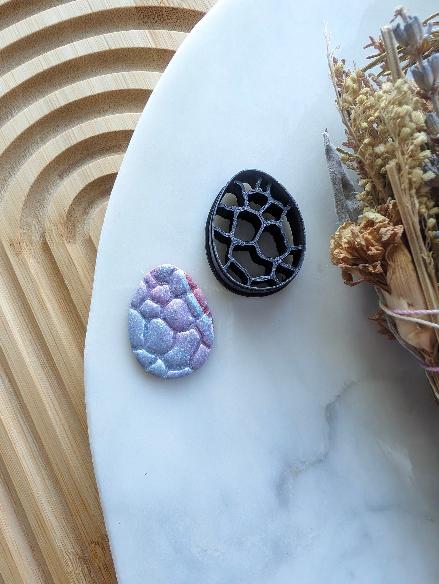 Dragon Egg with Crackle Pattern Sharp Clay Cutter