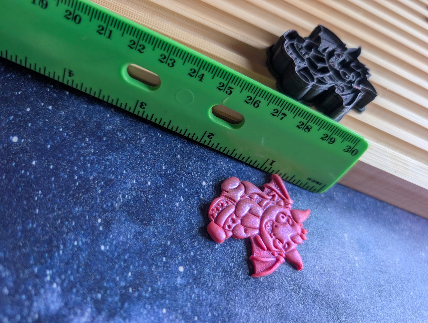 Chibi Dragon with an Easter Egg Sharp Clay Cutter
