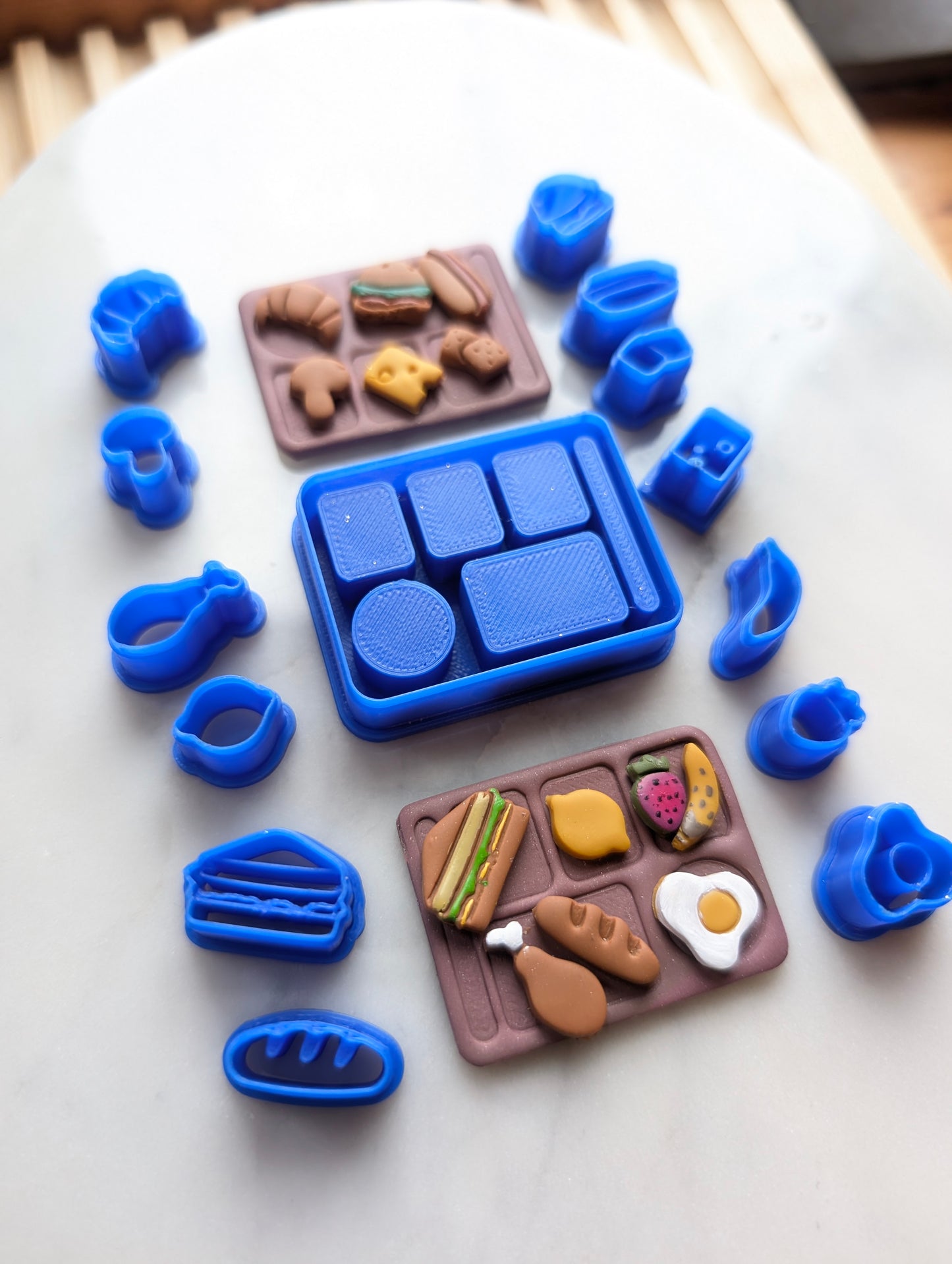 Food Tray with 10+ Micro Cutters Sharp Clay Cutter