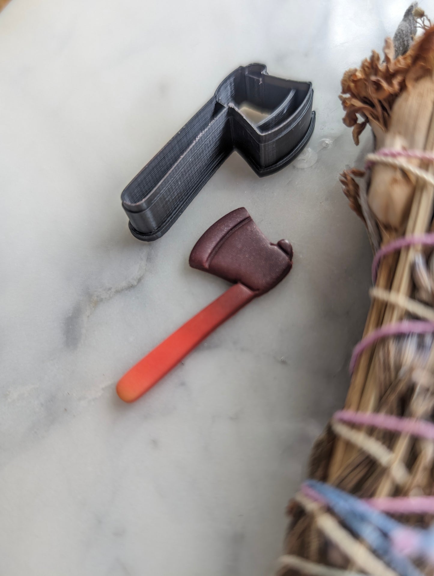 Fire Axe Sharp Clay Cutter