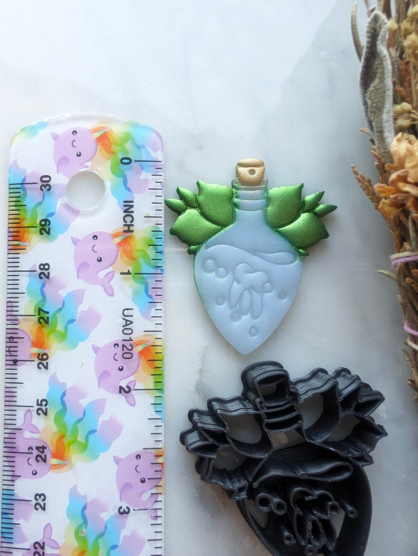 Tooth Potion Bottle with Leaves Sharp Clay Cutter