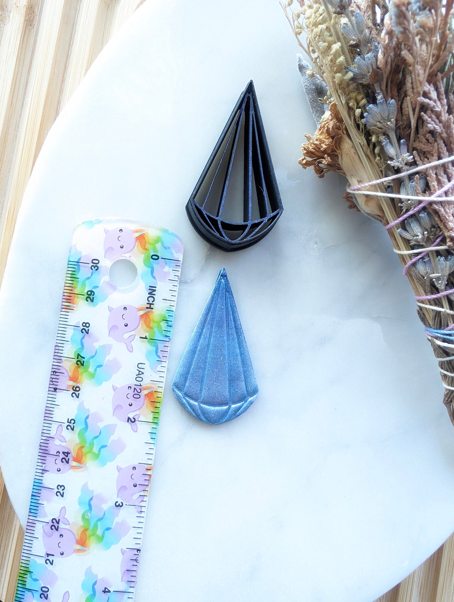 Elongated Diamond Droplet Crystal Sharp Clay Cutter