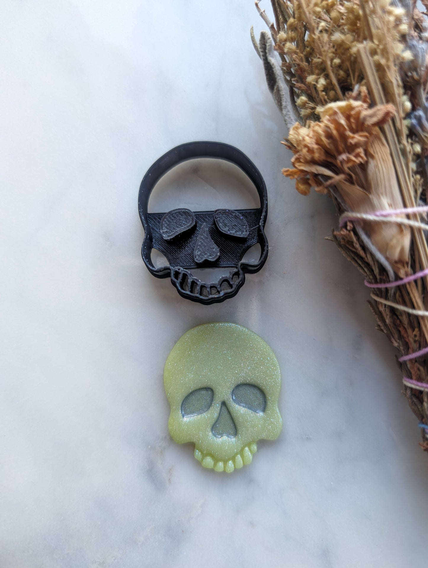 Large Jawless Skull Sharp Clay Cutter