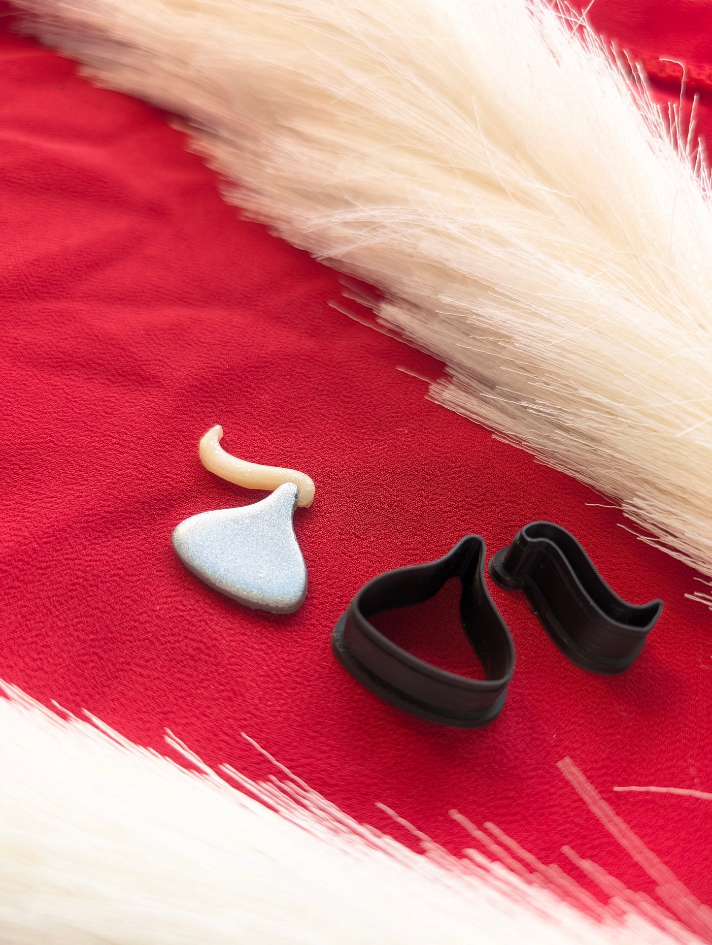 Chocolate Drop with Ribbon Sharp Clay Cutter