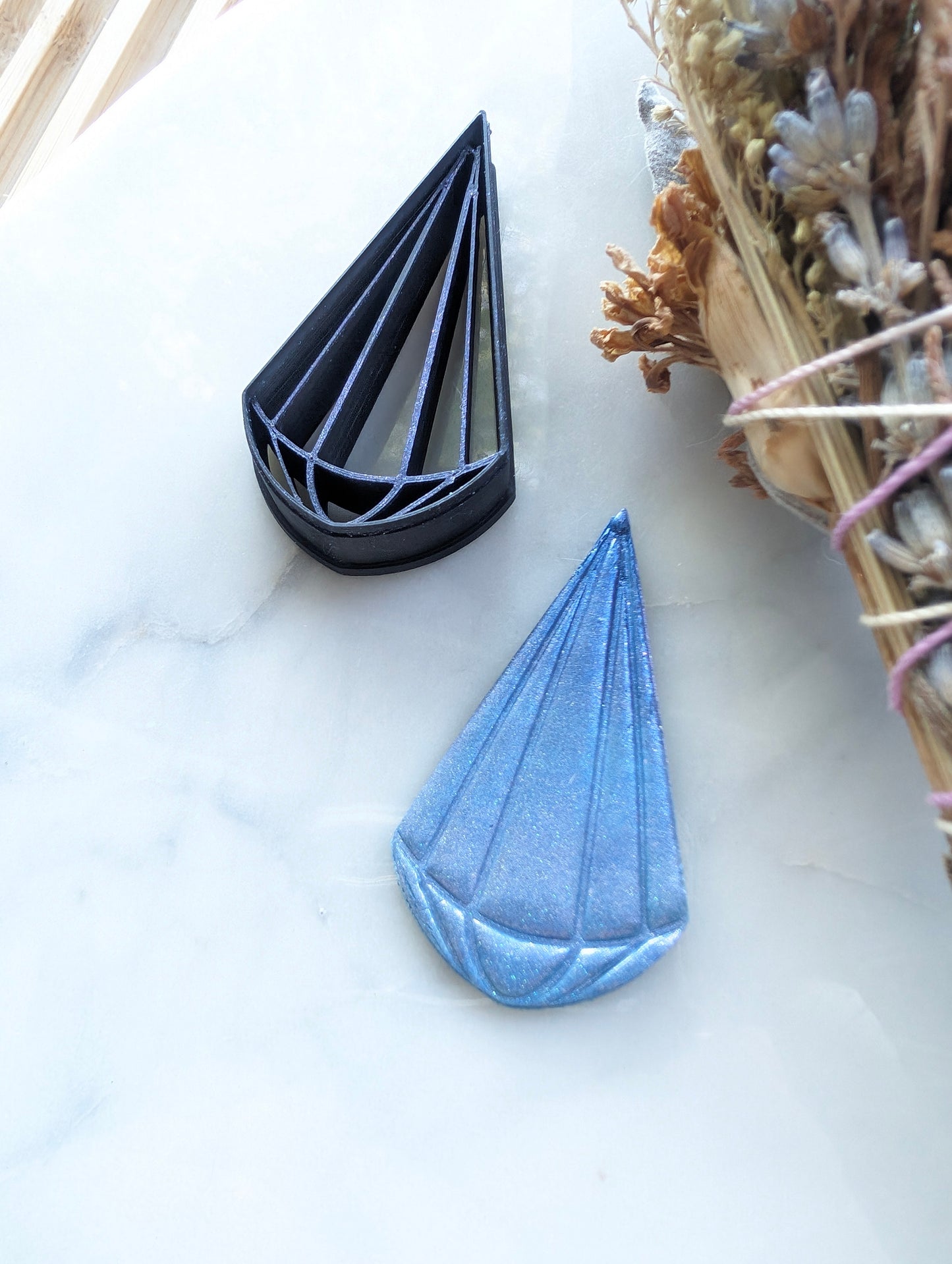Elongated Diamond Droplet Crystal Sharp Clay Cutter