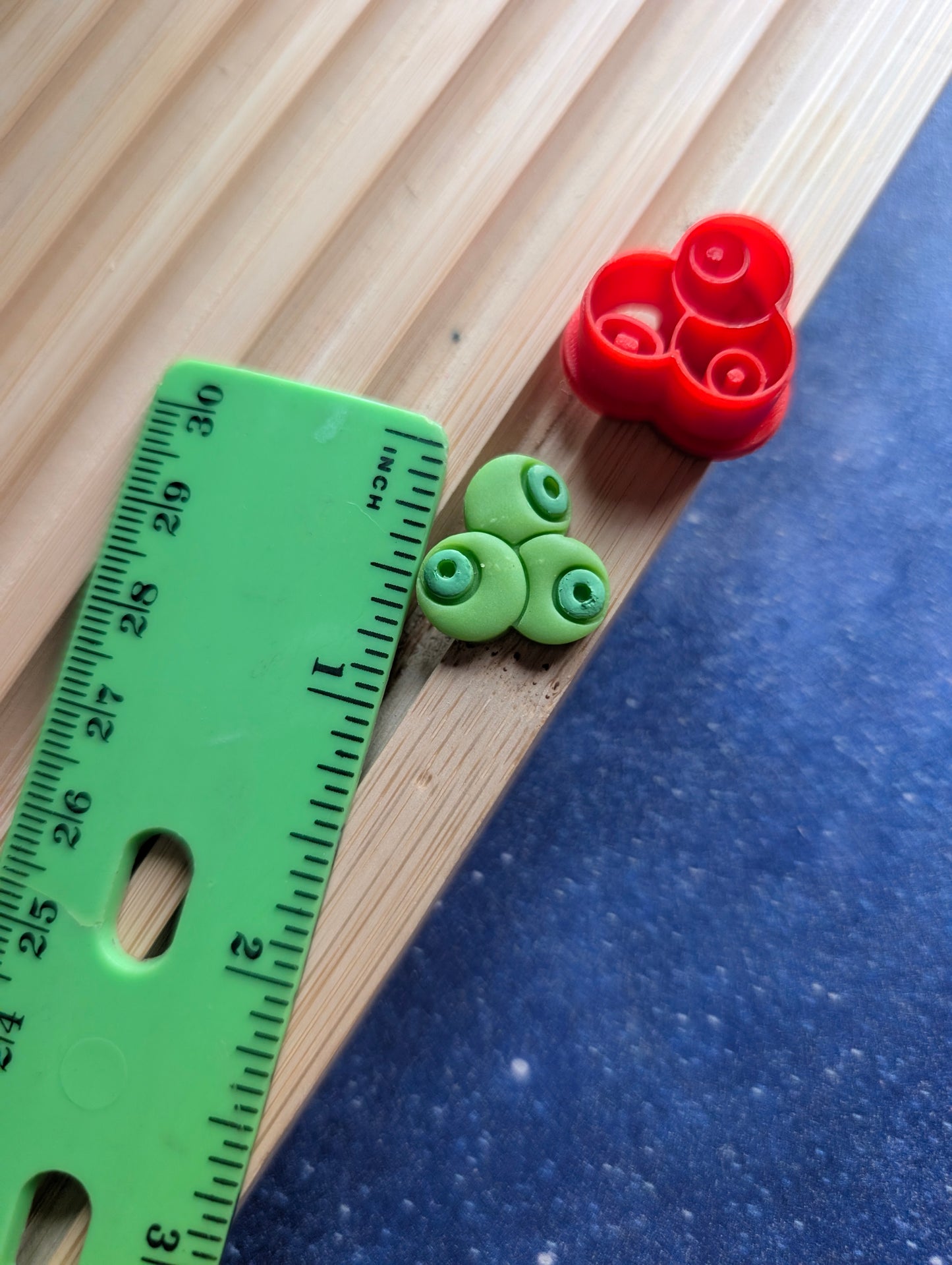 3 Eyeballs Sharp Clay Cutter