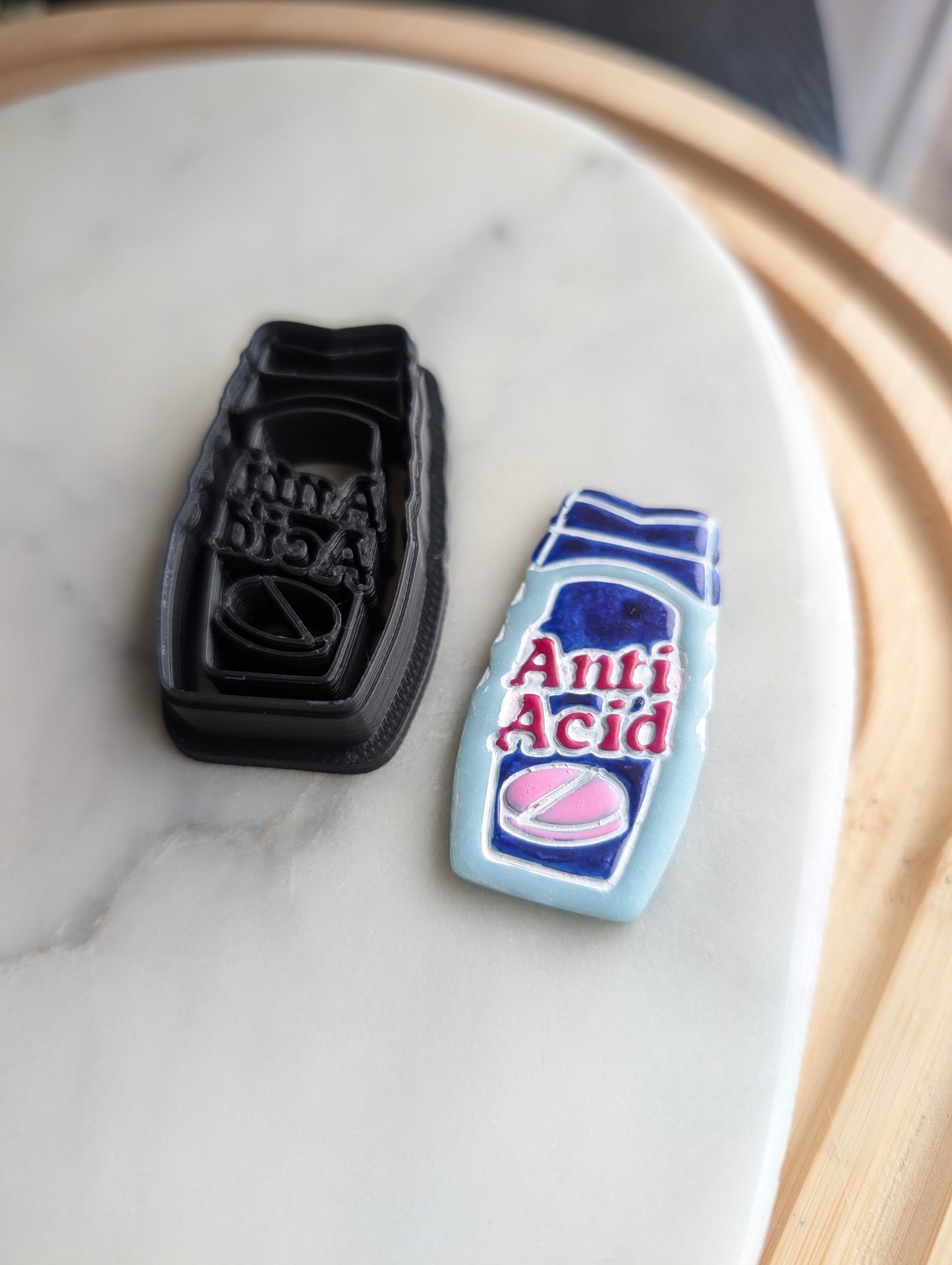 Anti-Acid Pill Bottle Sharp Clay Cutter