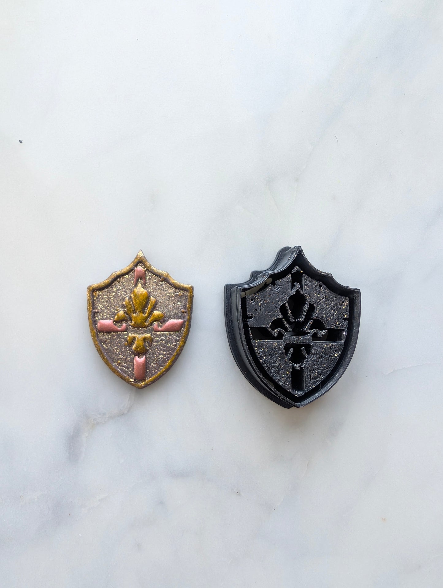 Shield with Fleur de Lis Sharp Clay Cutter
