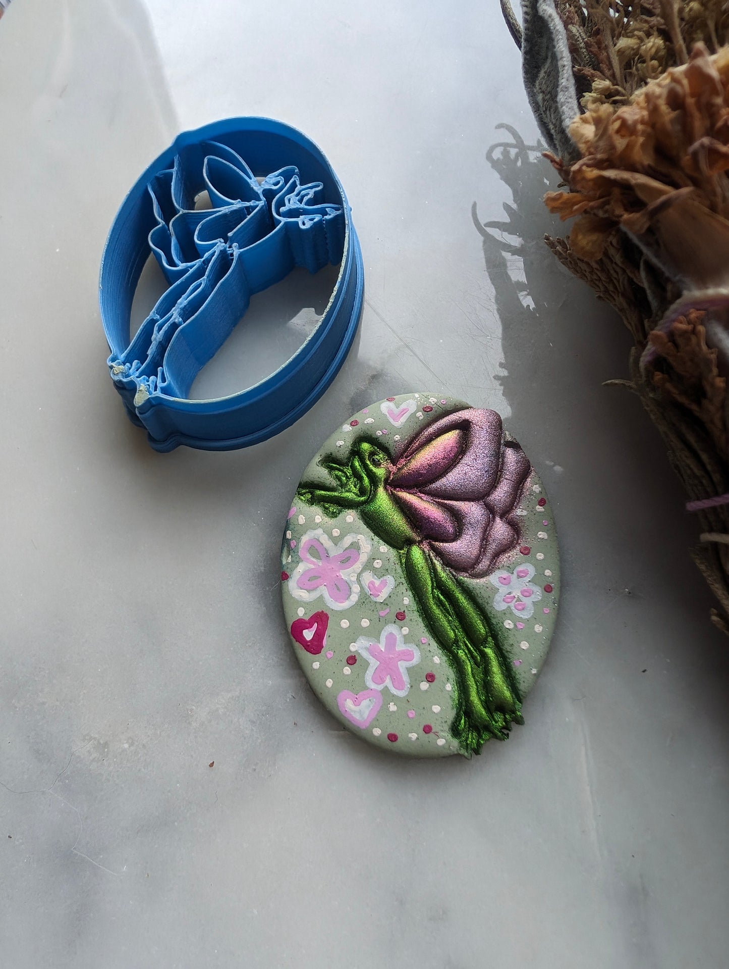 Leaping Fairy Frog in Oval Sharp Clay Cutter