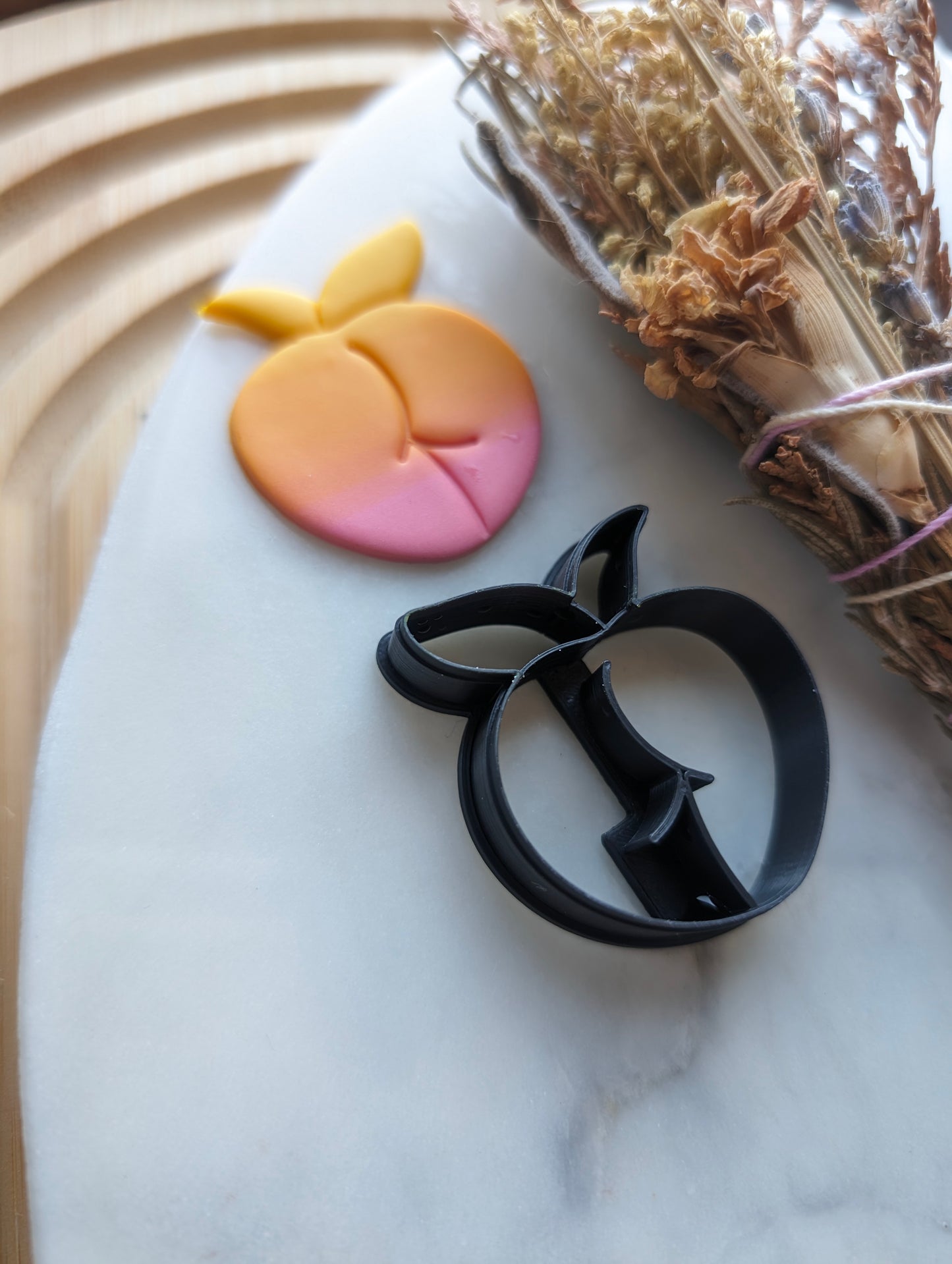 Peach Butt Sharp Clay Cutter