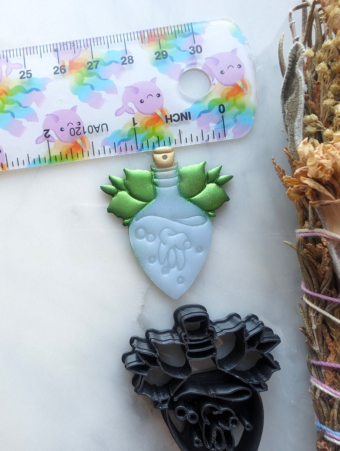 Tooth Potion Bottle with Leaves Sharp Clay Cutter