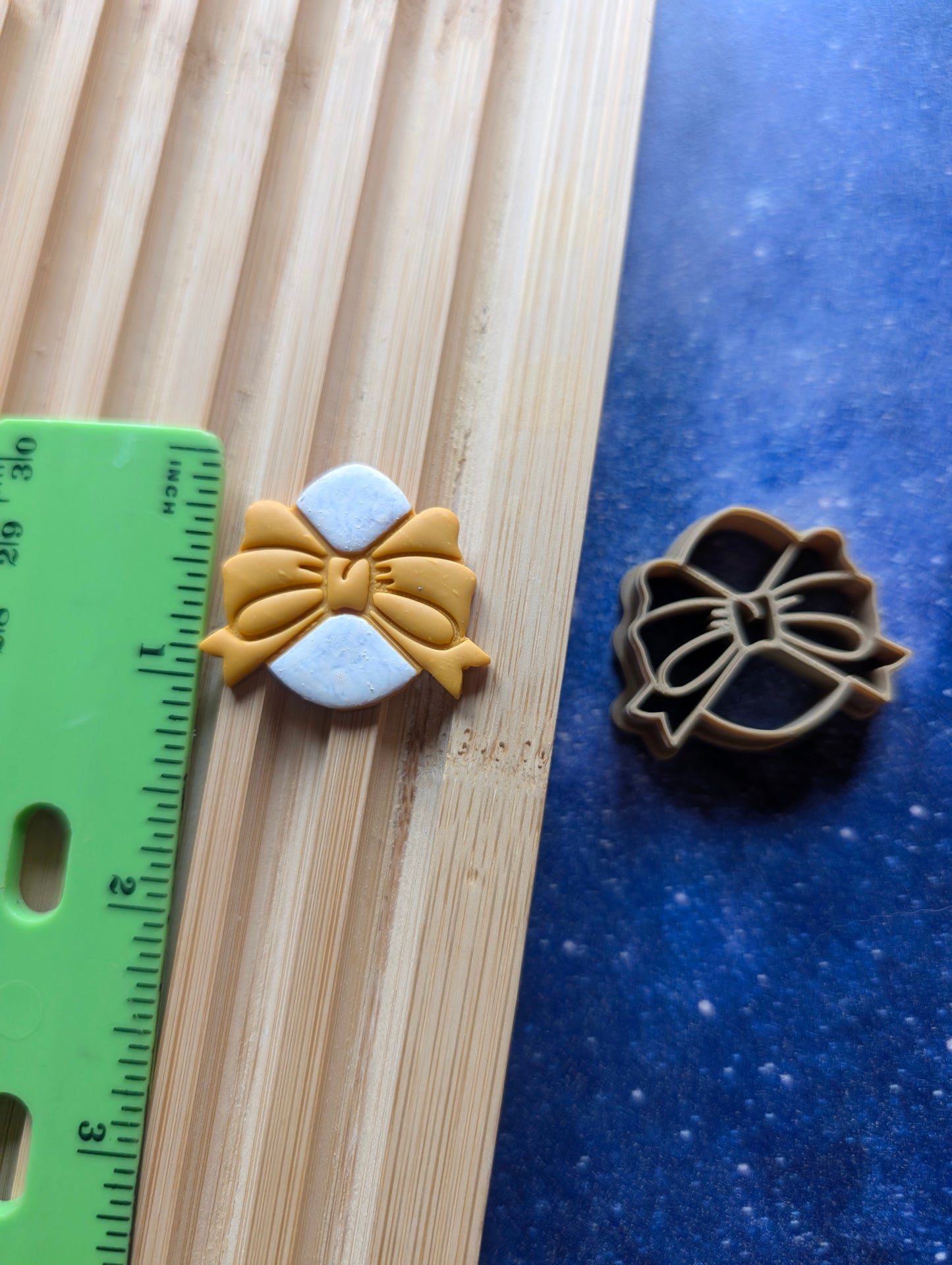 Egg Wrapped in a Bow Sharp Clay Cutter