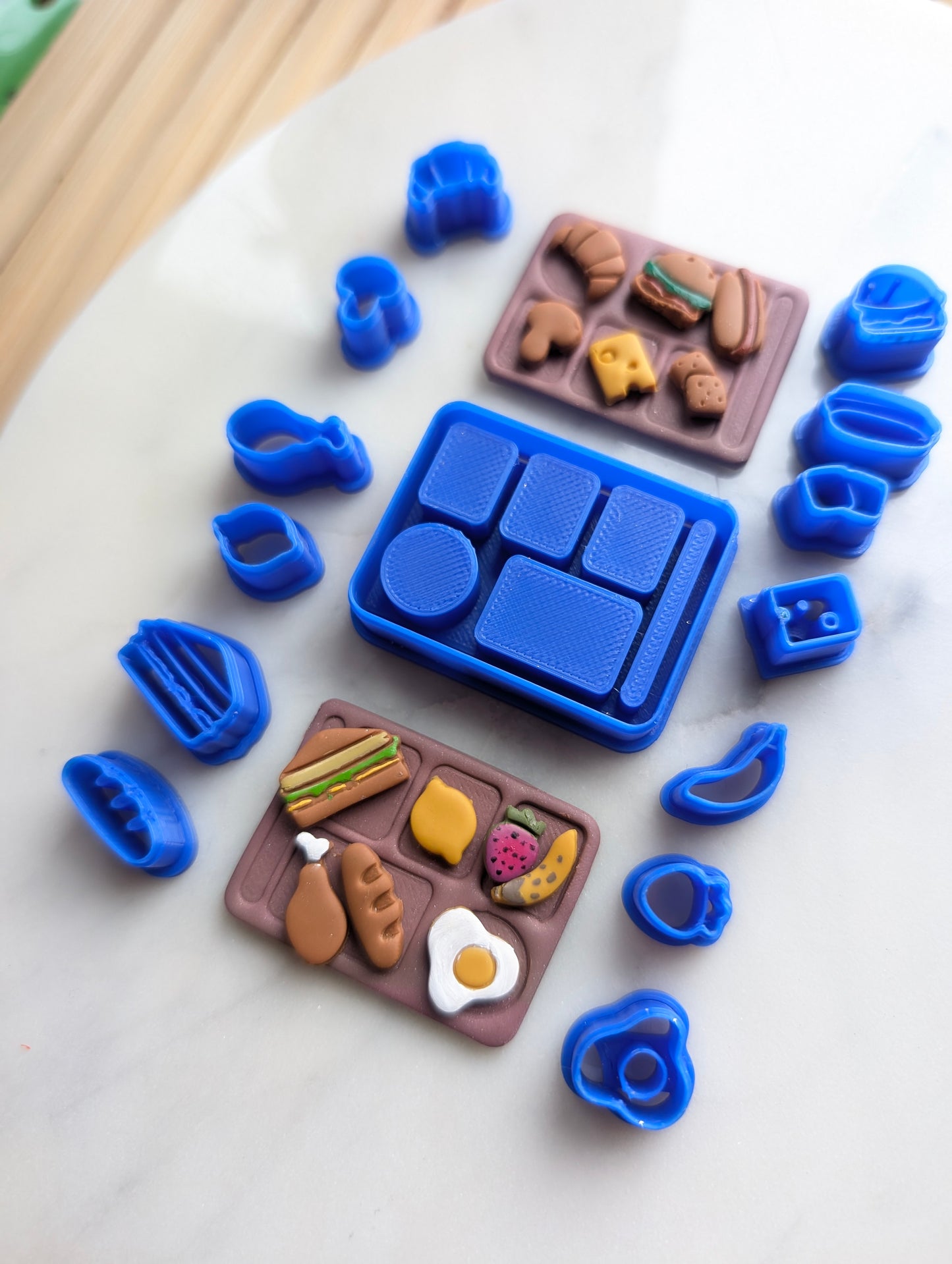 Food Tray with 10+ Micro Cutters Sharp Clay Cutter