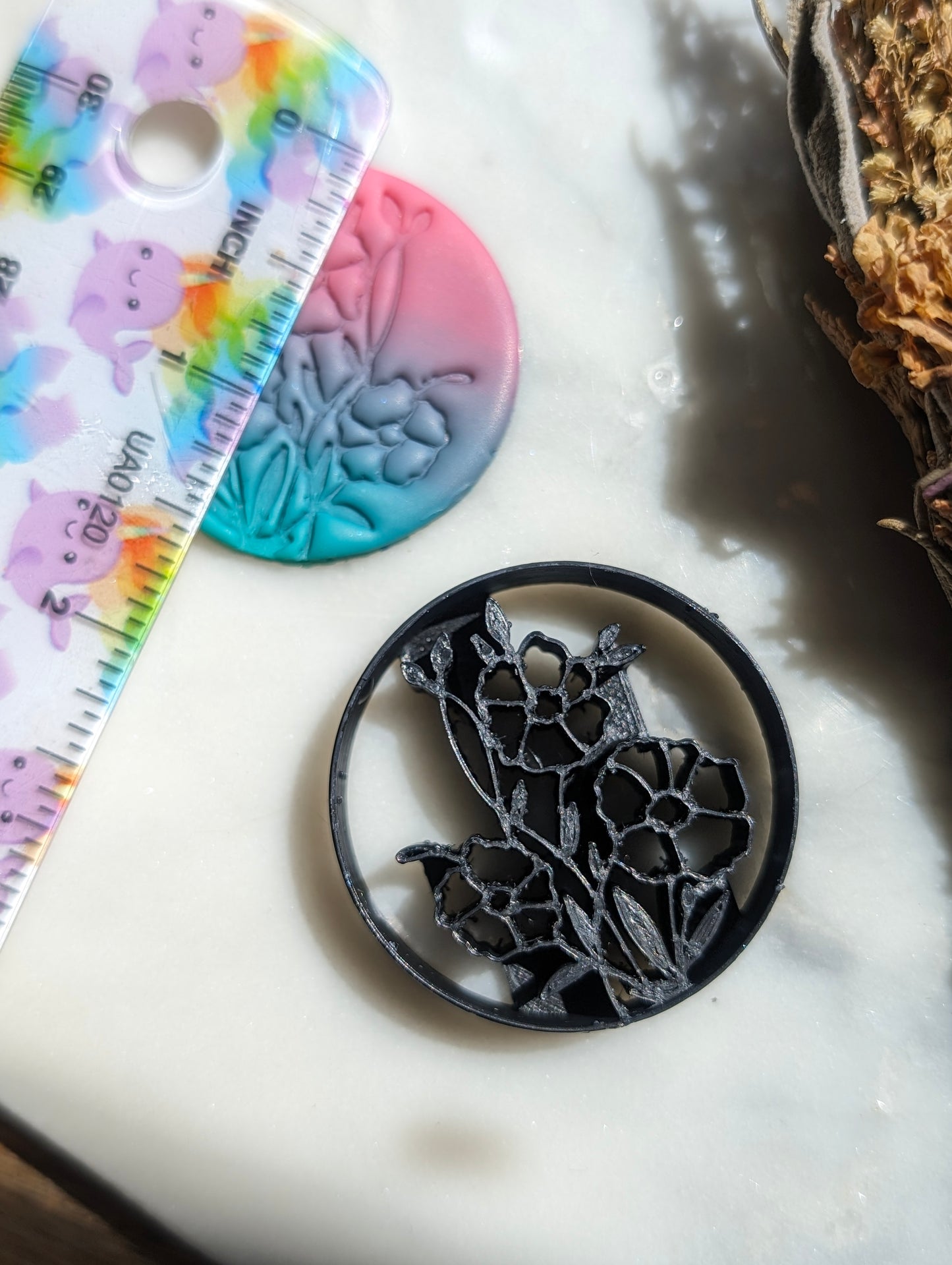 Flowers in a Circle Sharp Clay Cutter