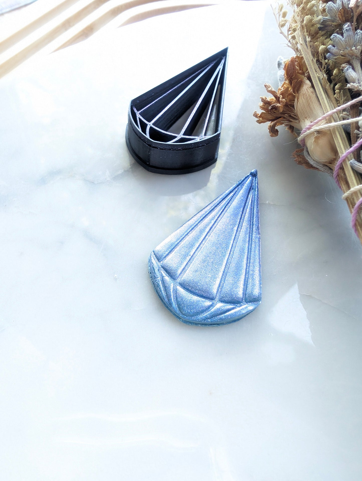 Elongated Diamond Droplet Crystal Sharp Clay Cutter