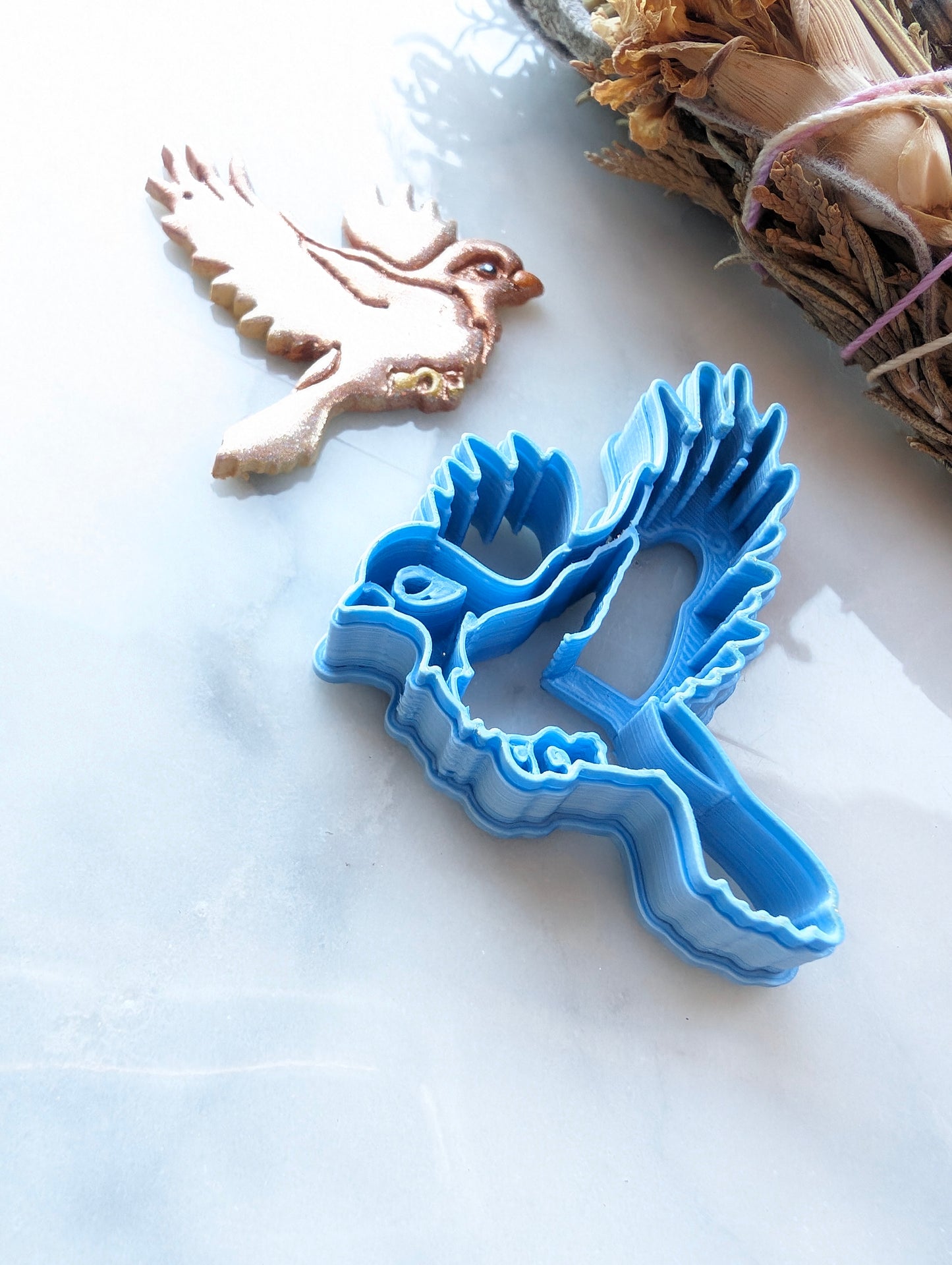 Beautiful Flying Bird Sharp Clay Cutter