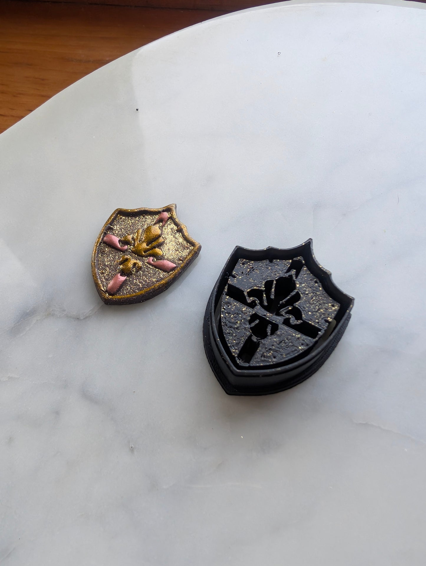 Shield with Fleur de Lis Sharp Clay Cutter
