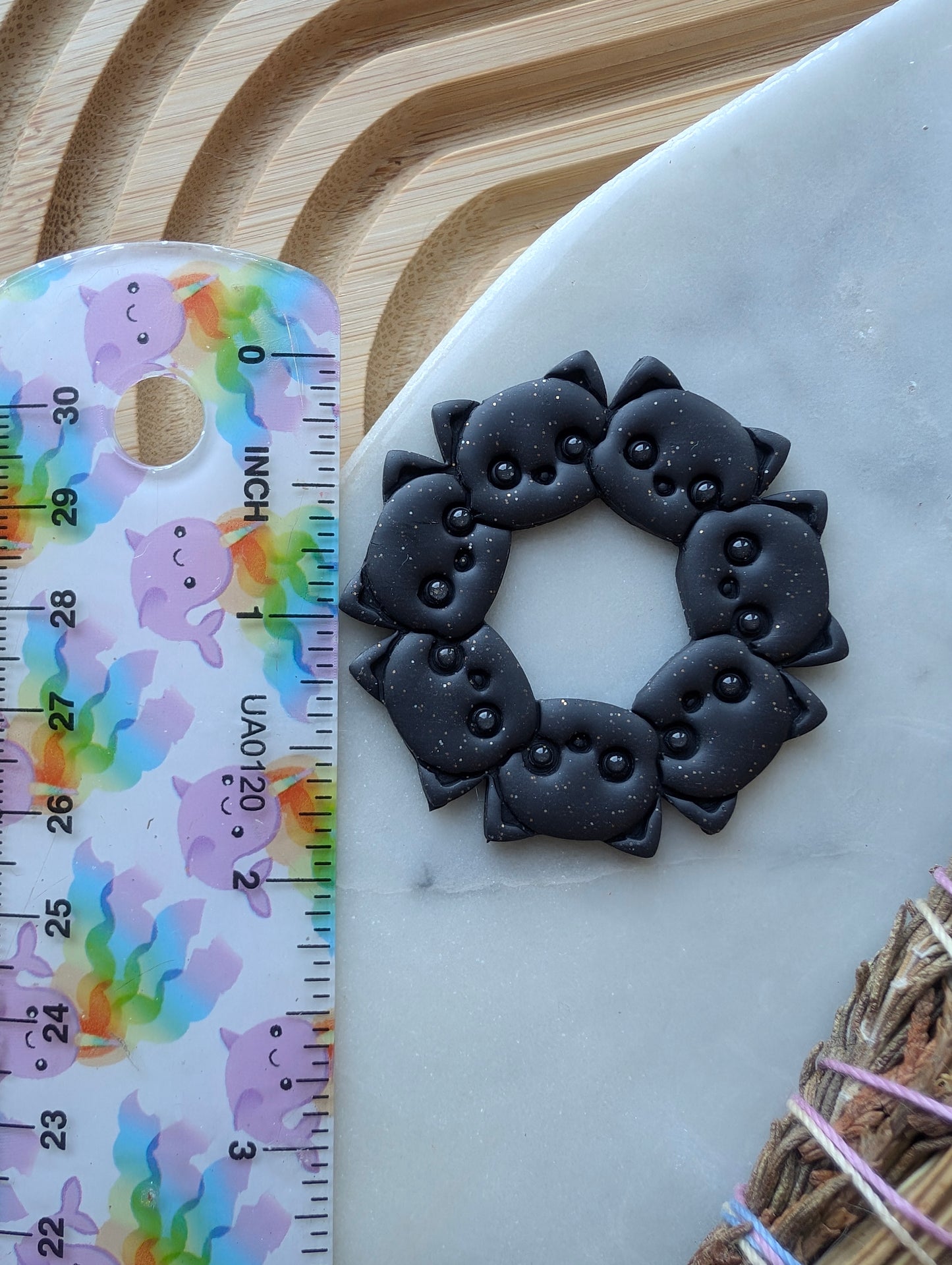 7 Cat Heads as a Wreath Sharp Clay Cutter