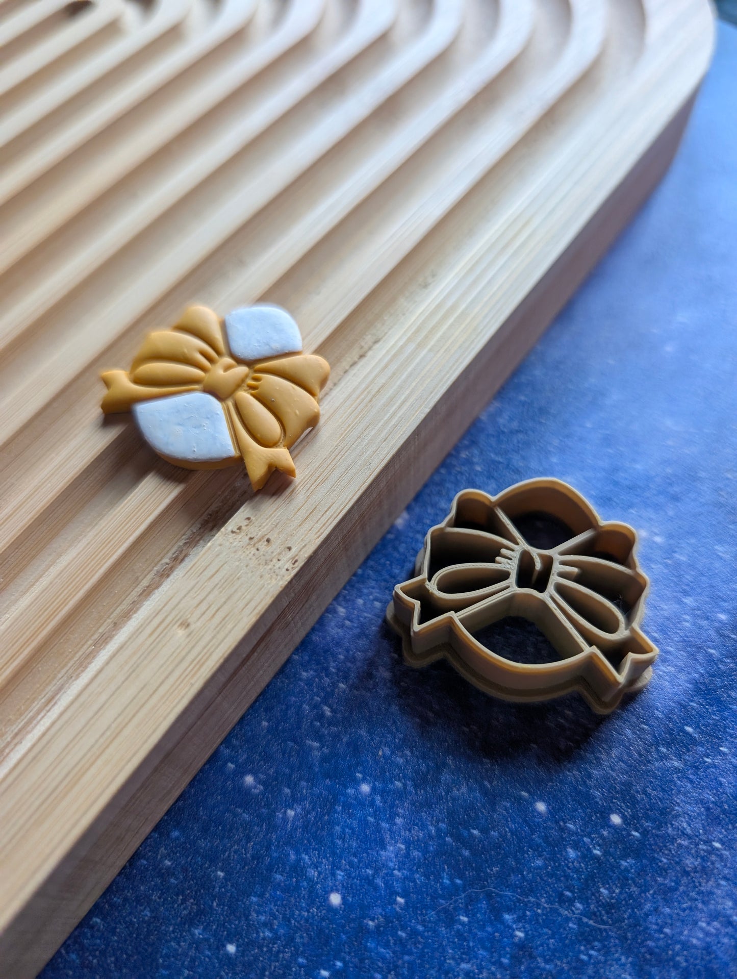 Egg Wrapped in a Bow Sharp Clay Cutter
